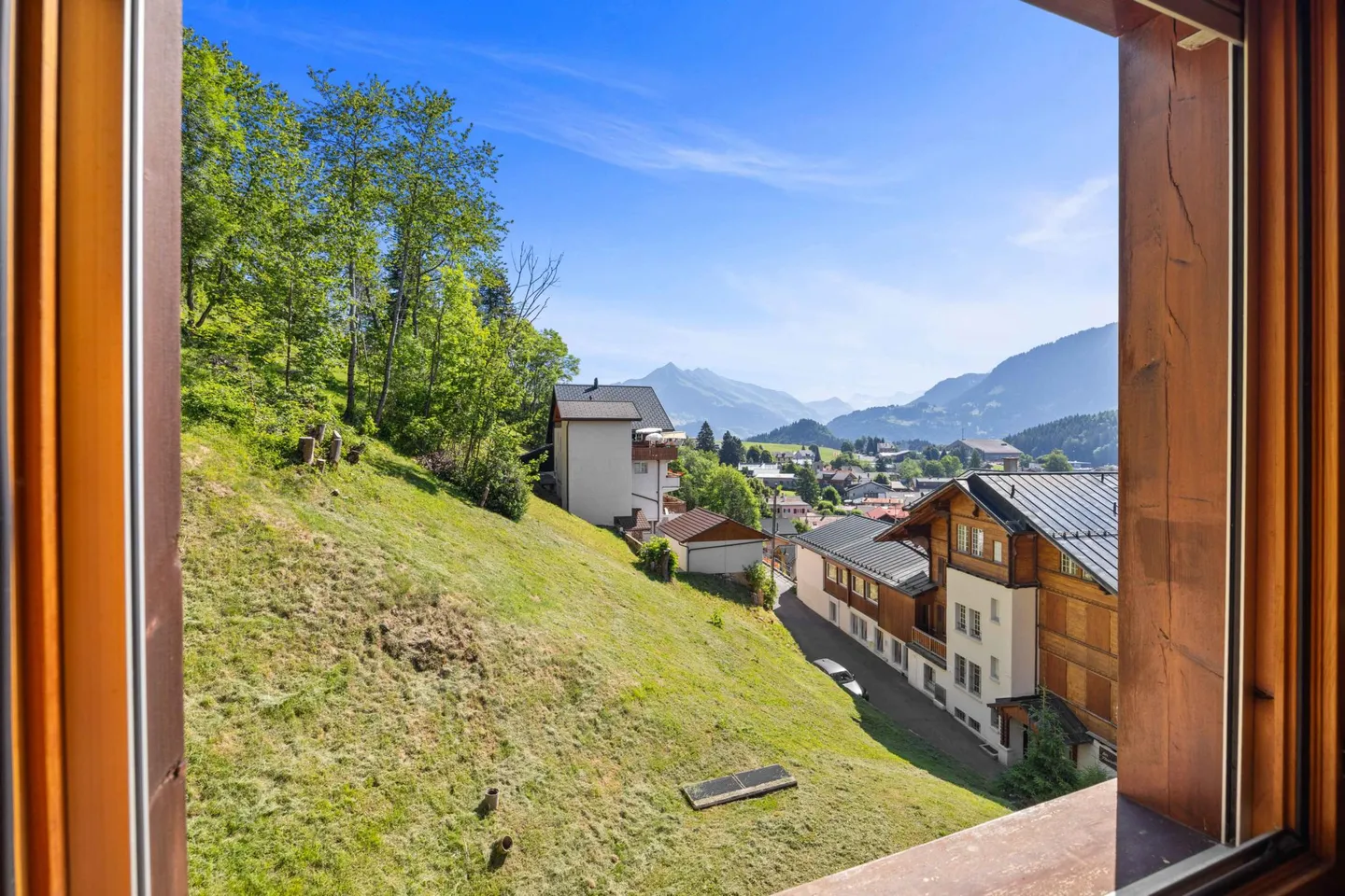 Charming Apartment with Mountain View - Photo 9 of 12