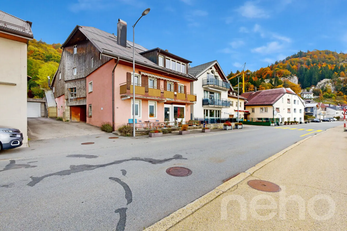 Le Pont : Propriété au bord de l'eau avec jardin et garage souterrain - Photo 3 sur 12
