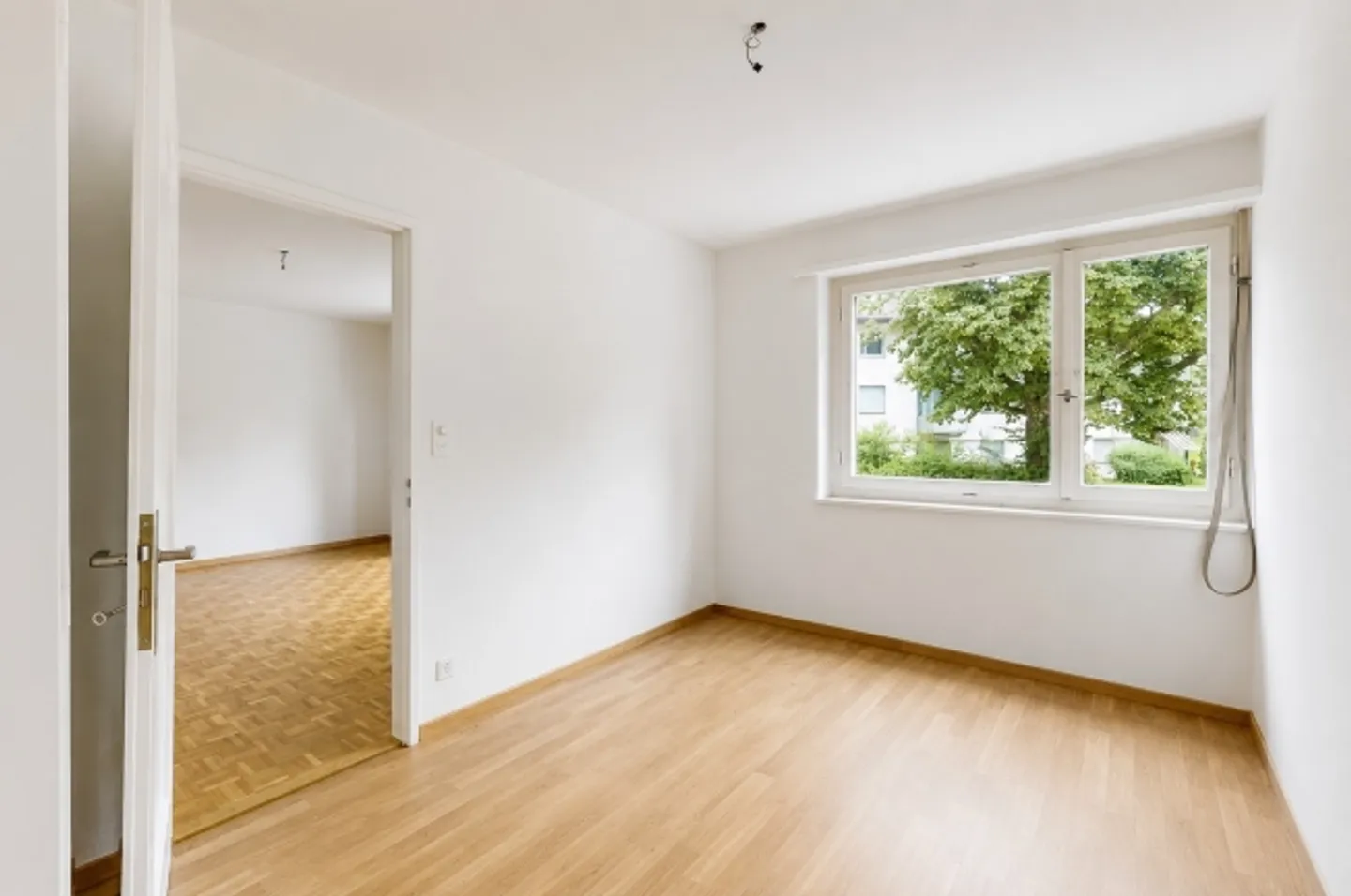 5-room apartment in Küsnacht near the lake and well connected - TEMPORARY - Photo 1 of 1