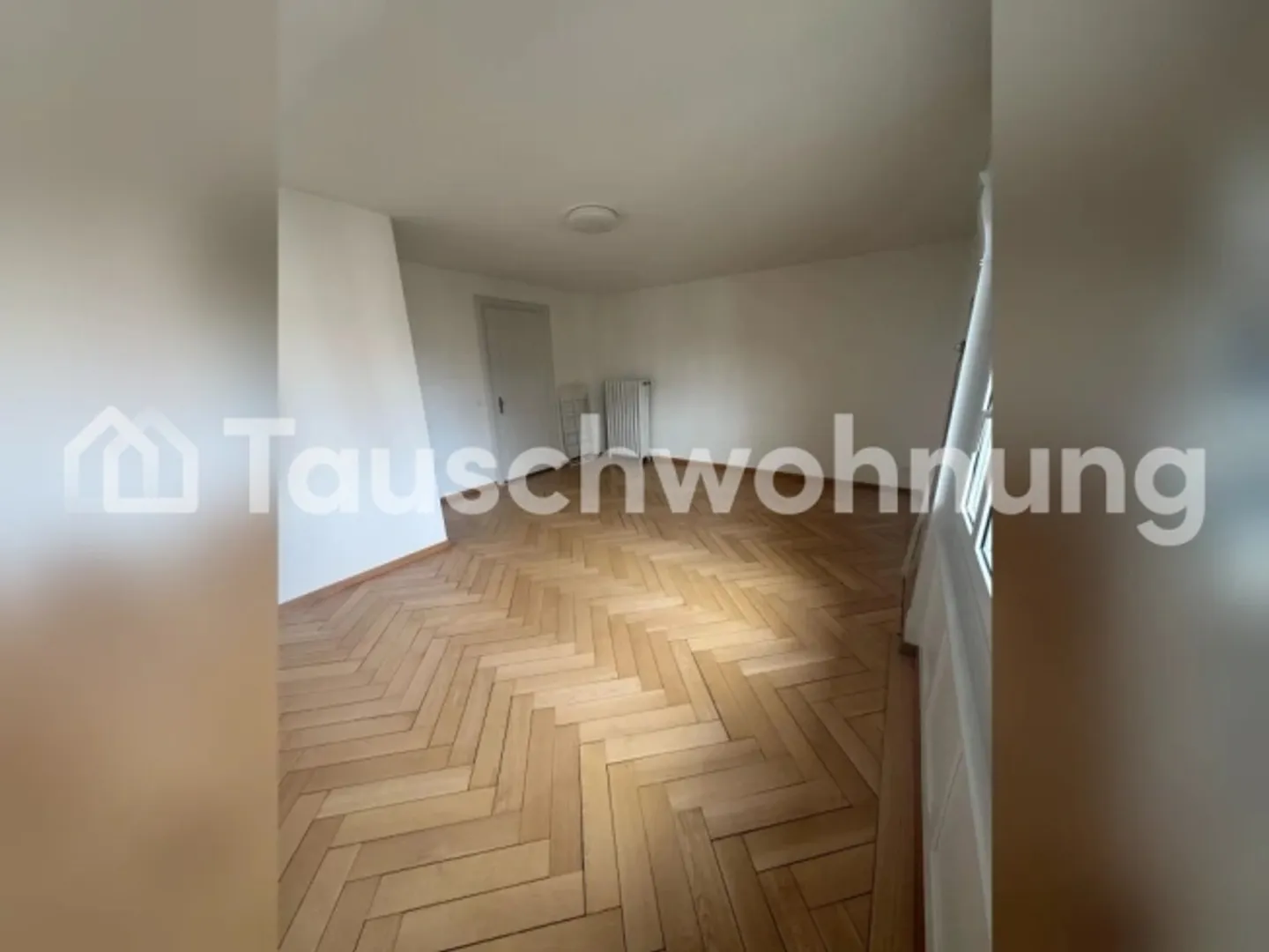 Bright 4.5-room apartment in Zurich, District 2 - Photo 2 of 7