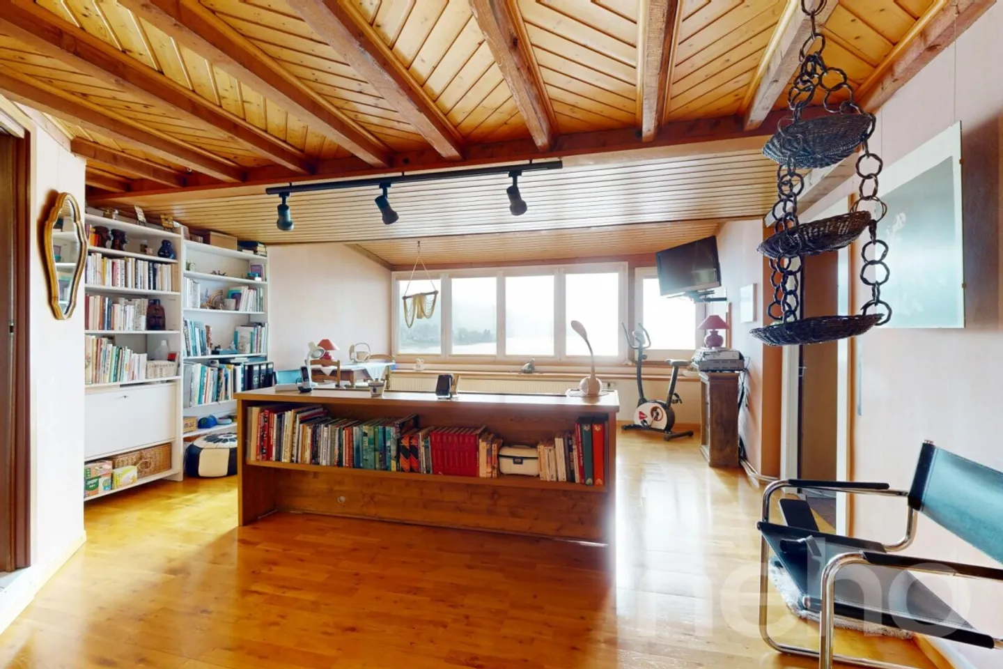 Le Pont : Propriété au bord de l'eau avec jardin et garage souterrain - Photo 8 sur 12