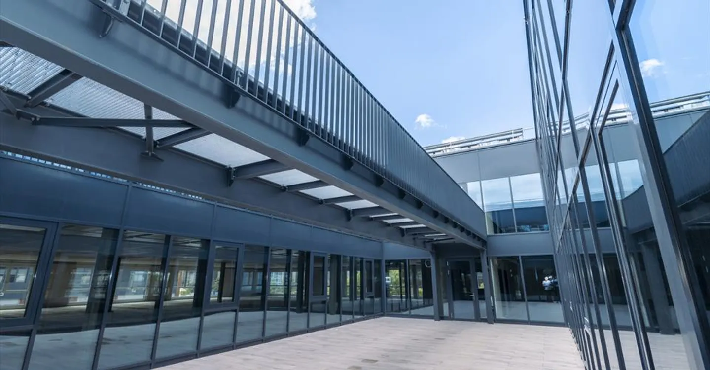 Neu in Gland - Gewerbe - Industriefläche / 300m2 - Foto 8 von 11