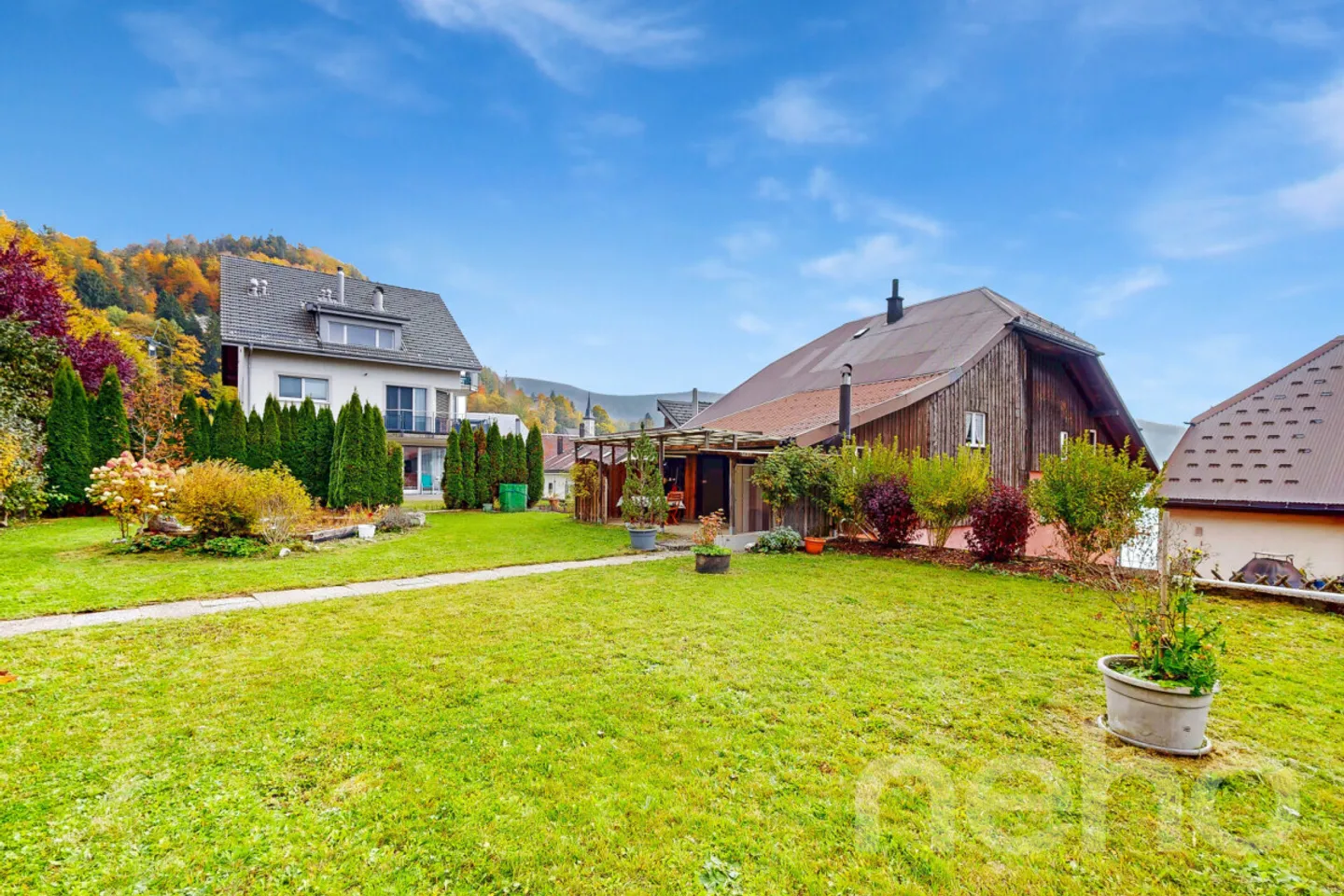 Le Pont : Propriété au bord de l'eau avec jardin et garage souterrain - Photo 11 sur 12