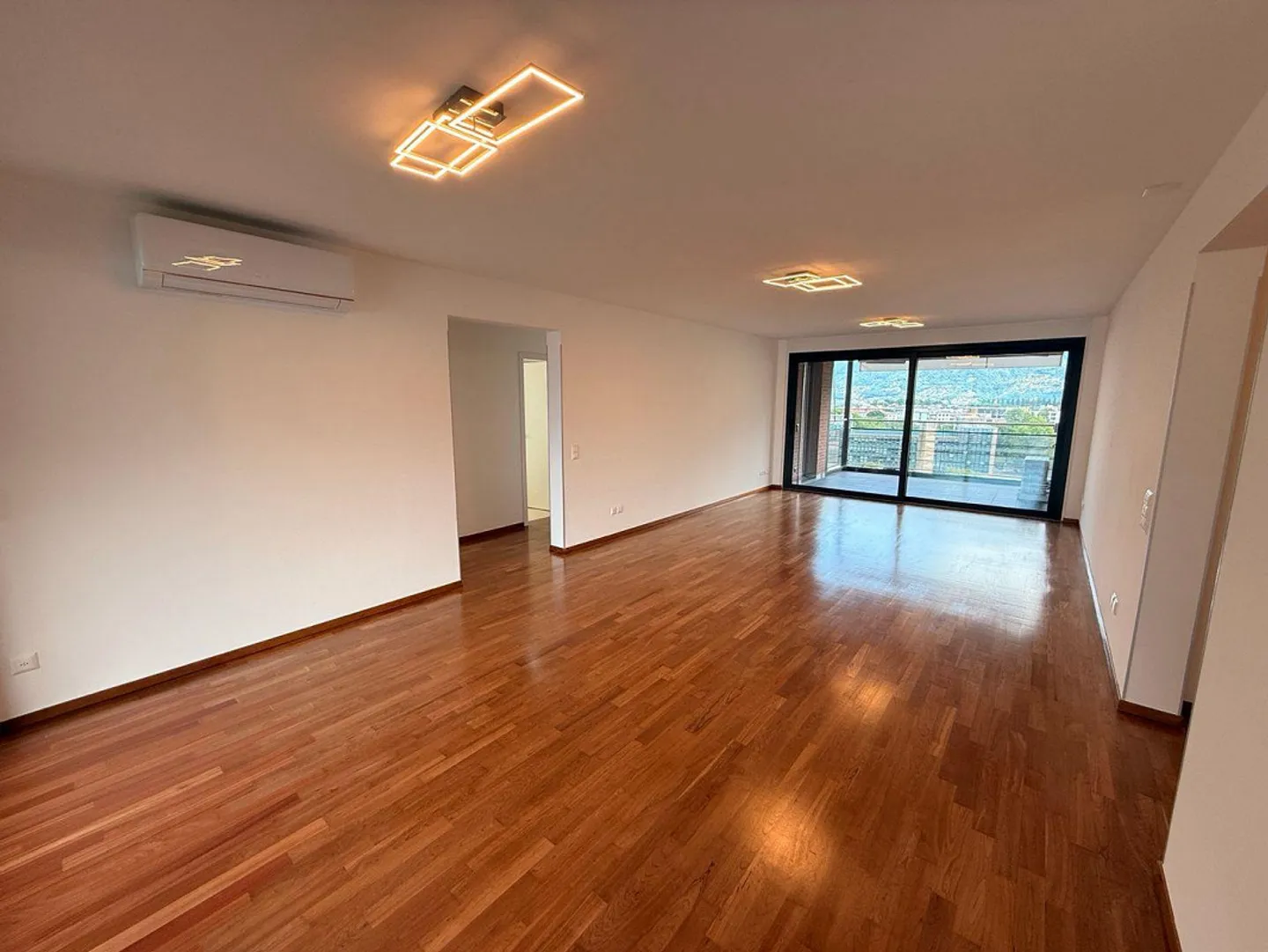 4.5-room apartment with two terraces in Locarno — available now - Photo 2 of 15