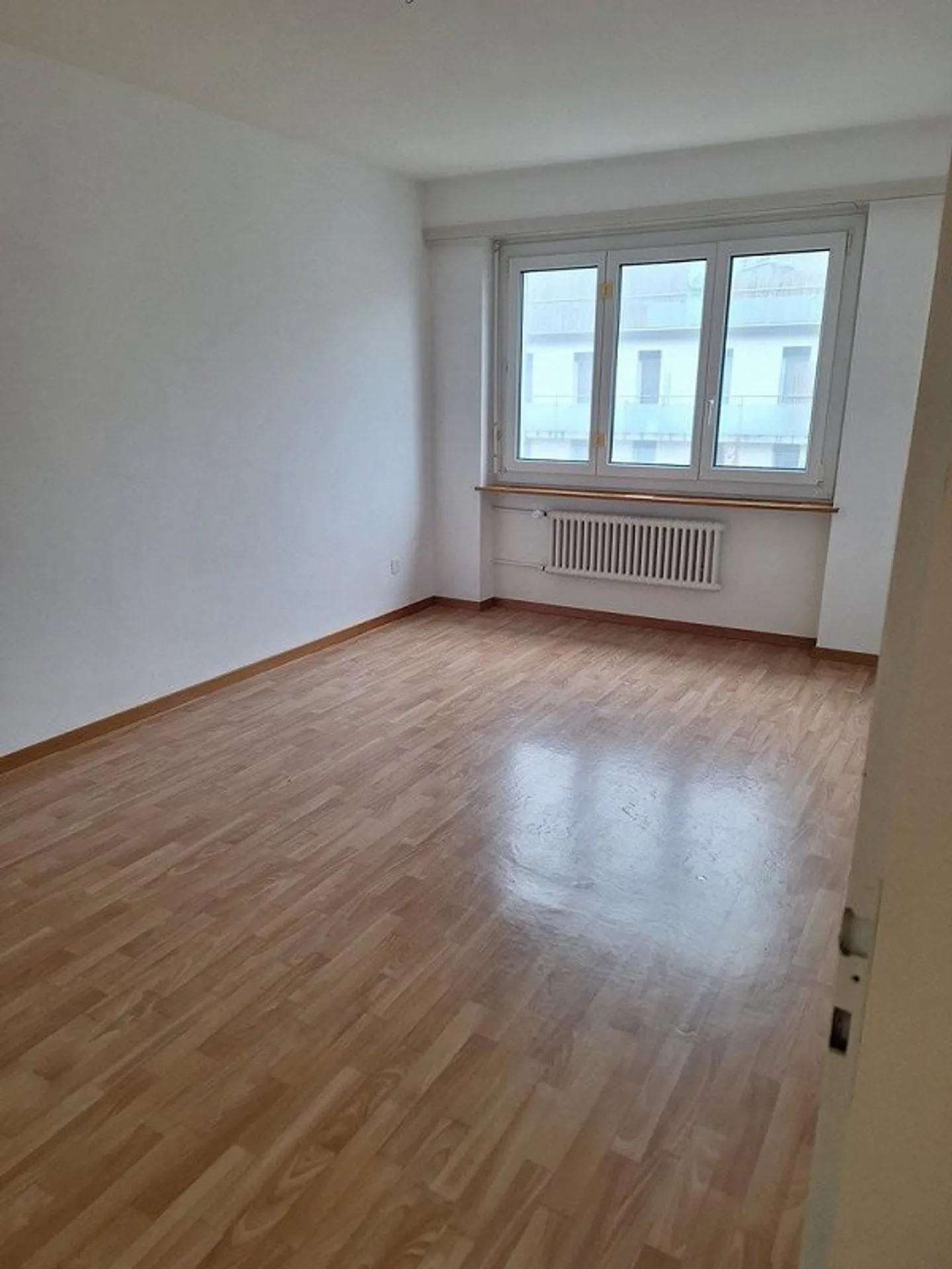 Spacieux appartement de 3,5 pièces avec vue sur le lac - Foto 3 von 6