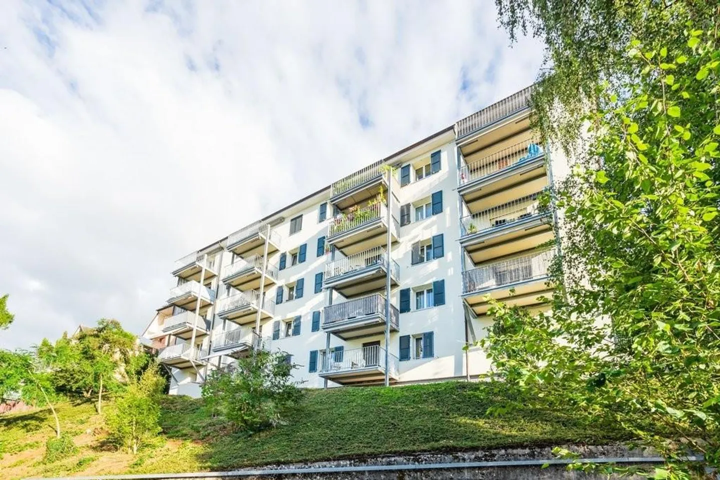 Joli logement dans quartier verdoyant avec jolie vue - Photo 1 sur 6