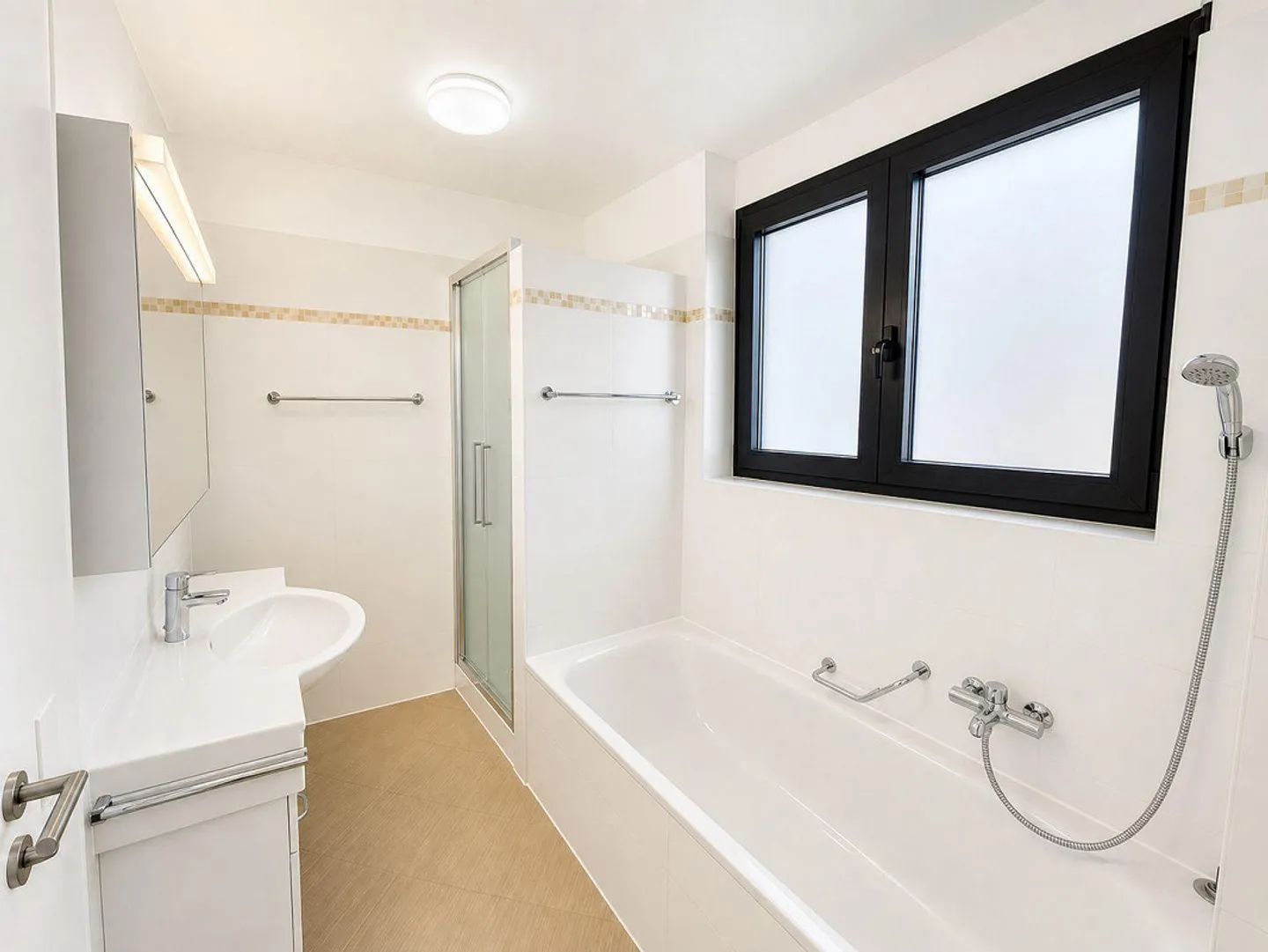 4.5-room apartment with two terraces in Locarno — available now - Photo 8 of 15