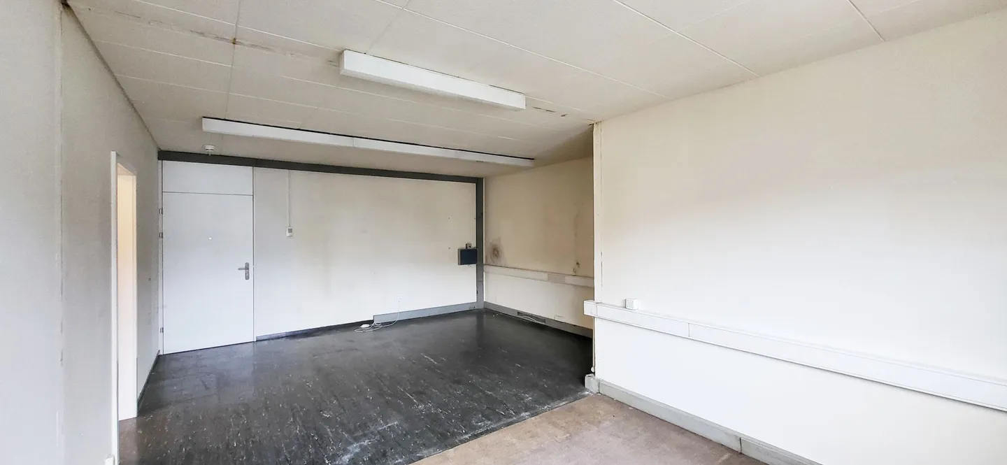 Bureau à louer - Photo 2 sur 18