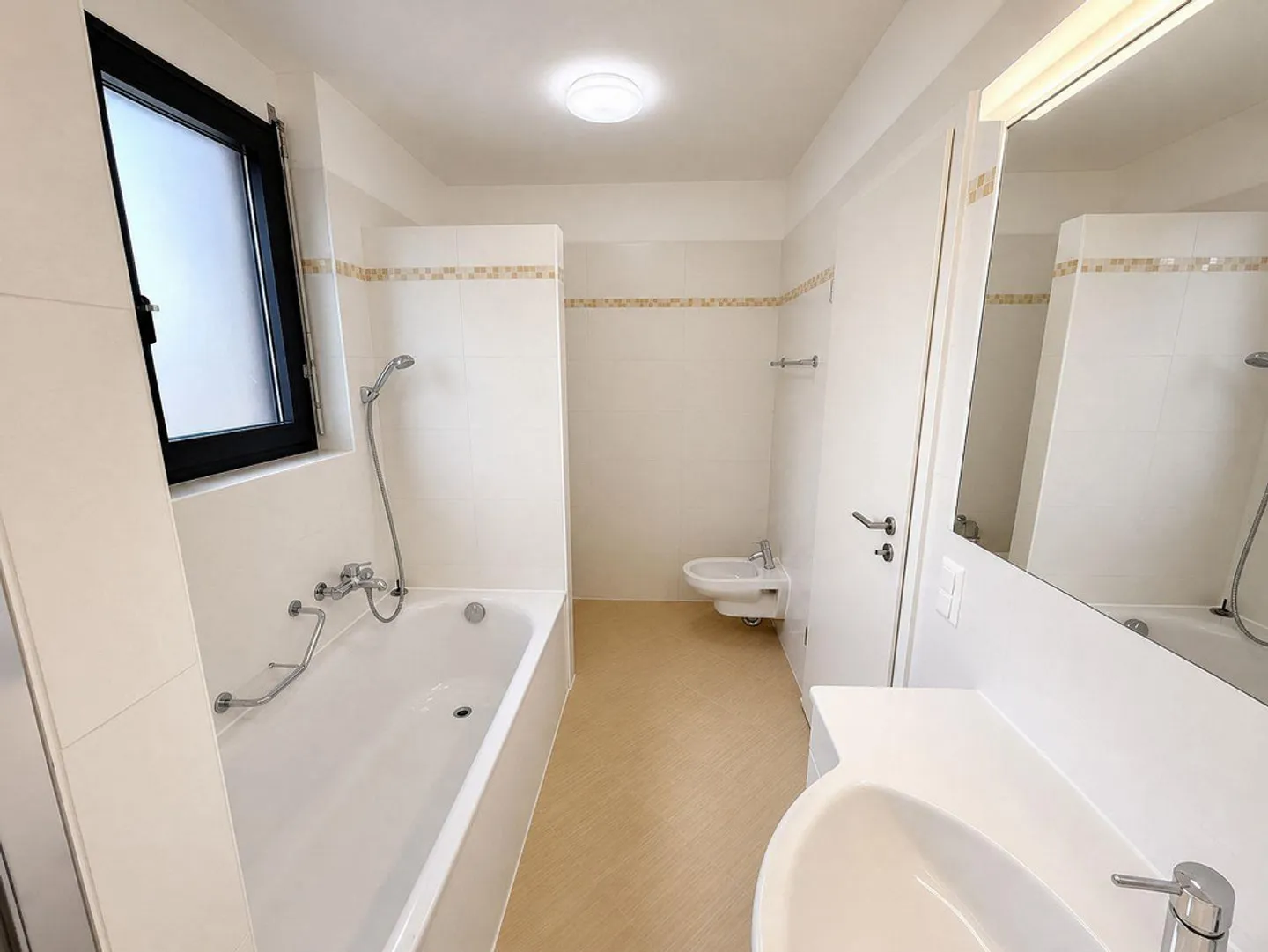 4.5-room apartment with two terraces in Locarno — available now - Photo 9 of 15