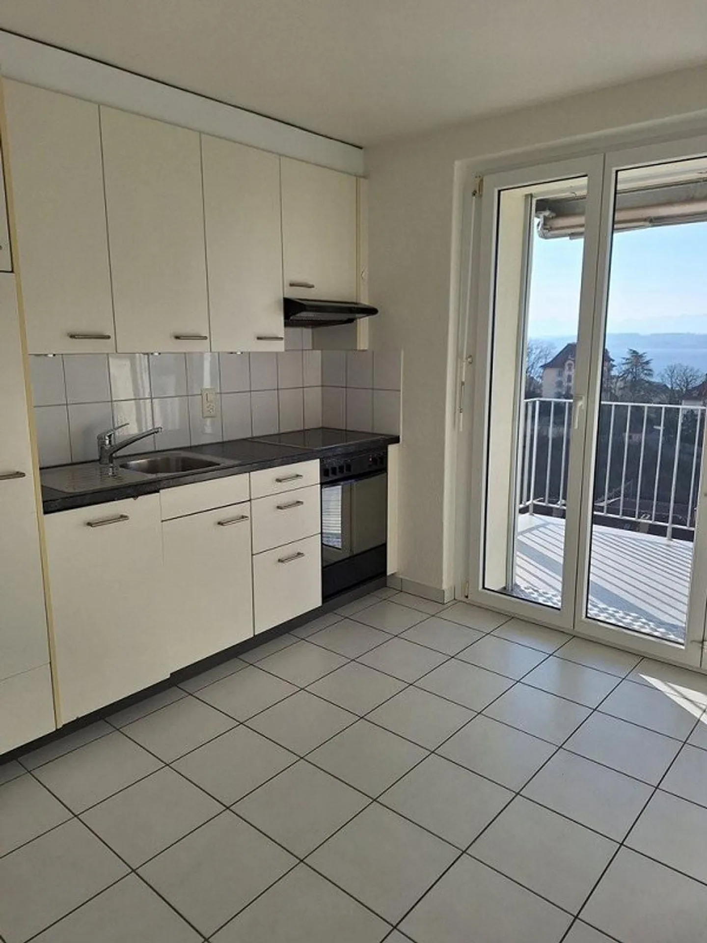 Joli logement dans quartier verdoyant avec jolie vue - Photo 3 sur 6