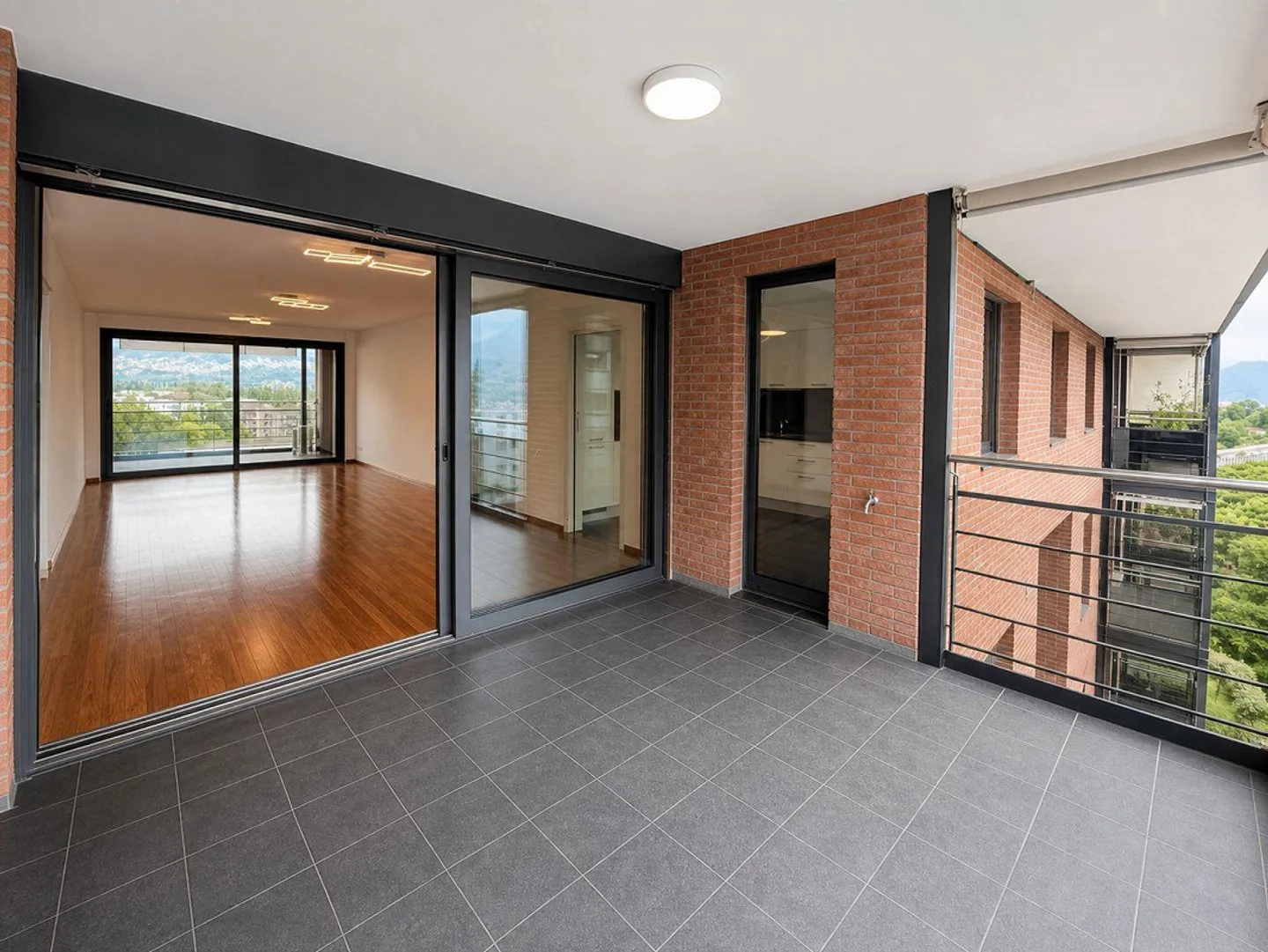 4.5-room apartment with two terraces in Locarno — available now - Photo 13 of 15