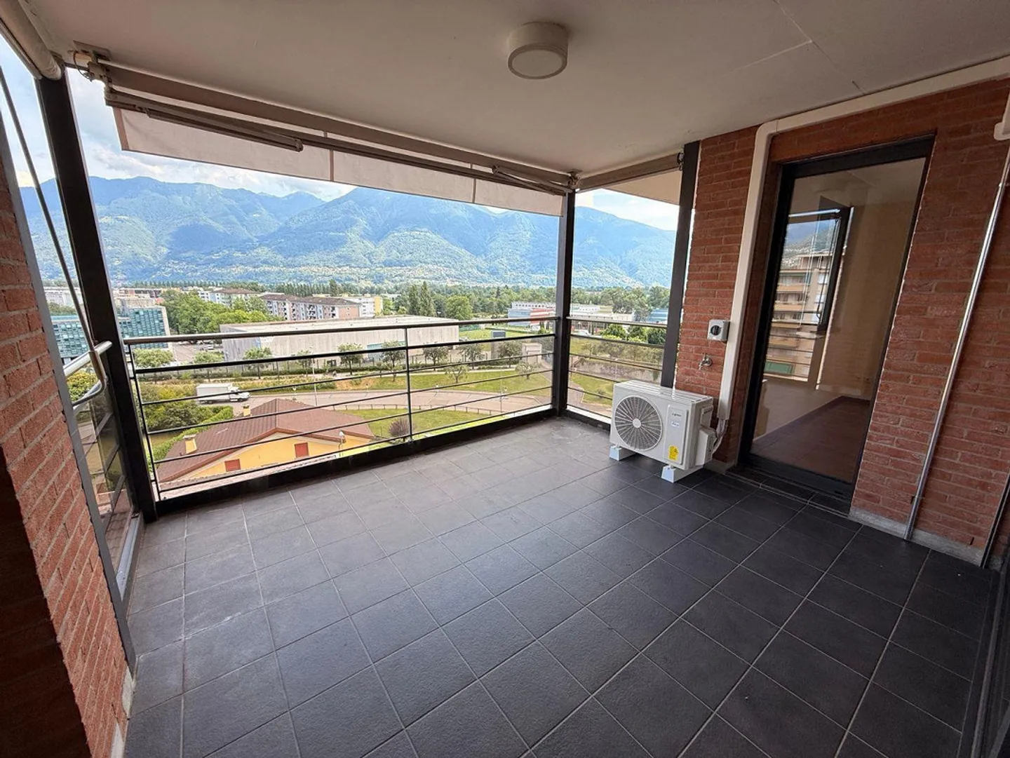 4.5-room apartment with two terraces in Locarno — available now - Photo 14 of 15