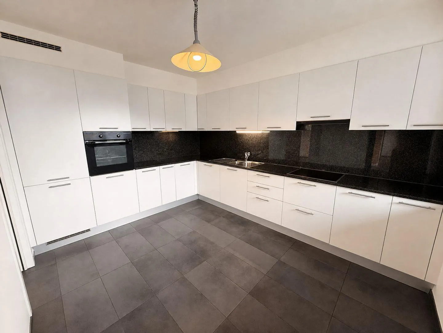 4.5-room apartment with two terraces in Locarno — available now - Photo 4 of 15