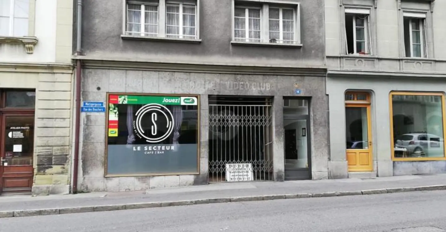 AUSGEZEICHNETER RAUM IN FRIBOURG - Foto 1 von 4