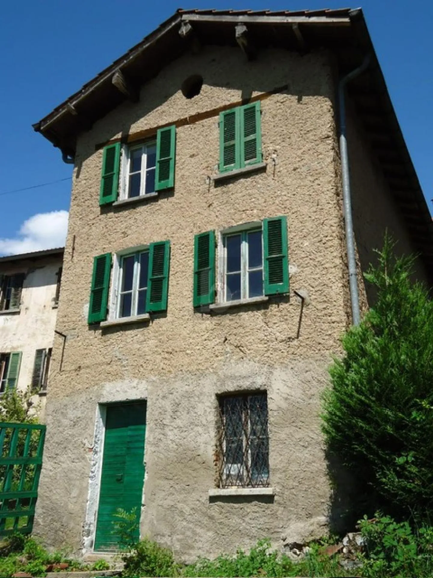 GRANDE POTENZIALE CON L'AUTORIZZAZIONE ESISTENTE - Foto 2 di 4