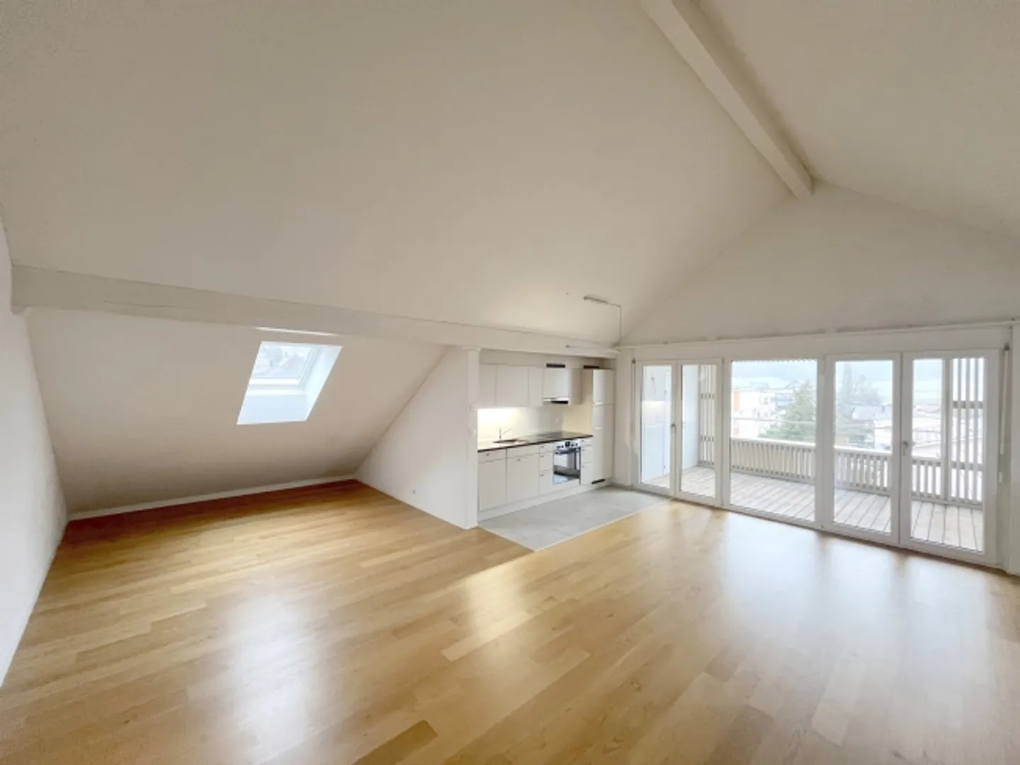 «Einziehen & Wohlfühlen – Stilvolle Dachwohnung mit Flair» - Foto 2 von 8