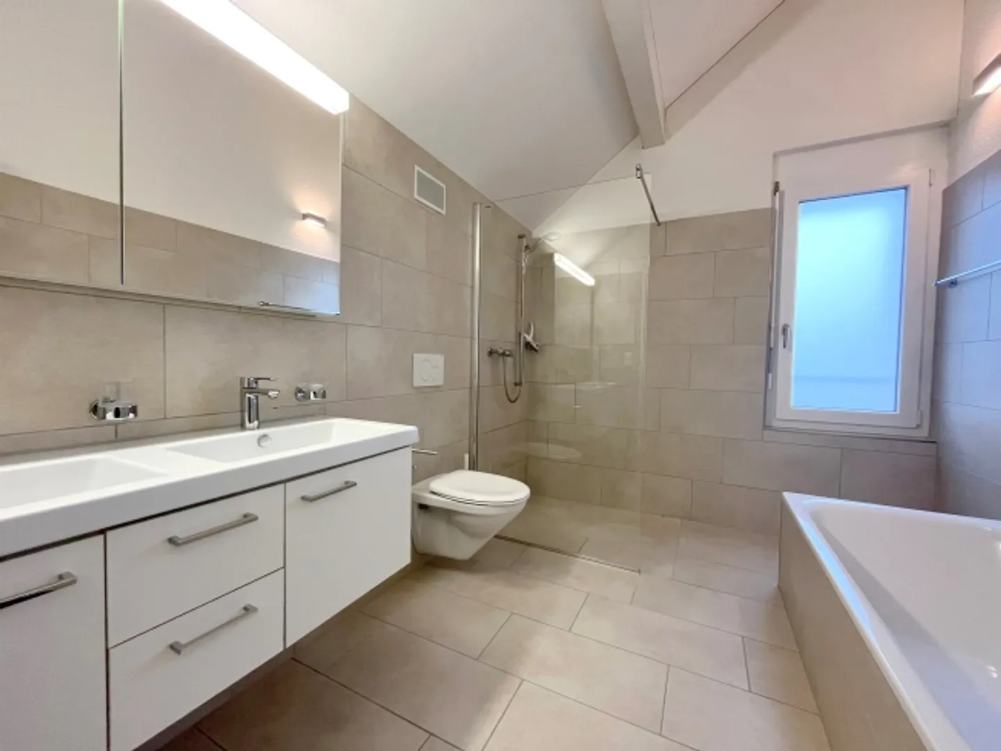 «Einziehen & Wohlfühlen – Stilvolle Dachwohnung mit Flair» - Foto 7 von 8