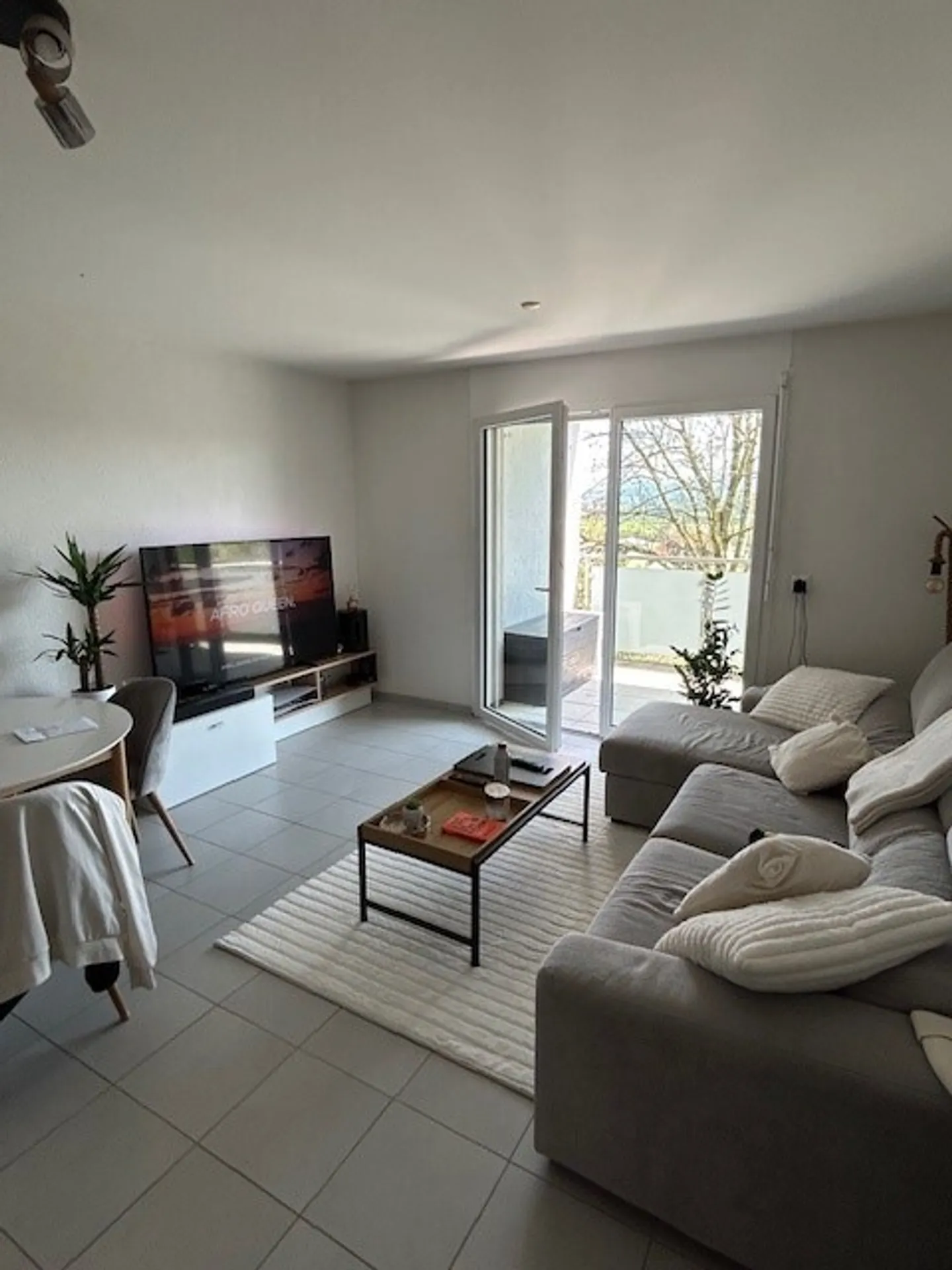 Bel appartement de 2,5 pièces au 2ème étage - Photo 1 sur 3