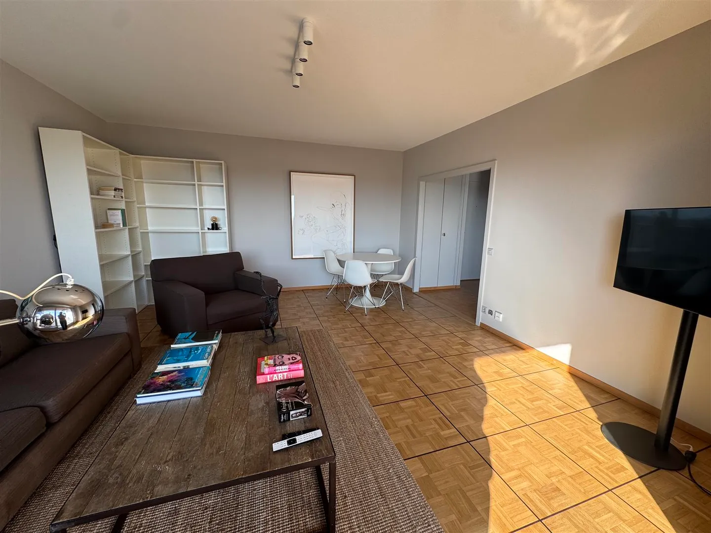 Appartement spacieux avec piscine - Photo 2 sur 10