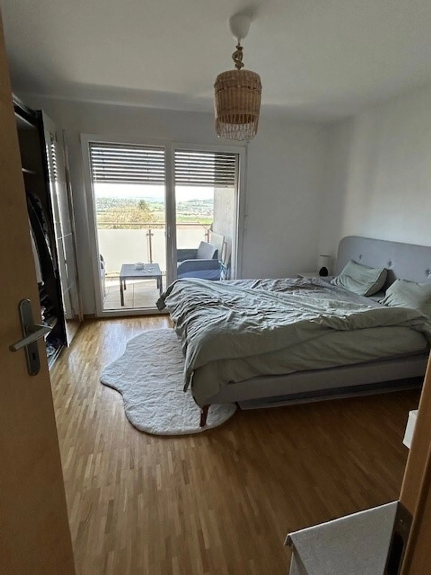 Bel appartement de 2,5 pièces au 2ème étage - Photo 2 sur 3