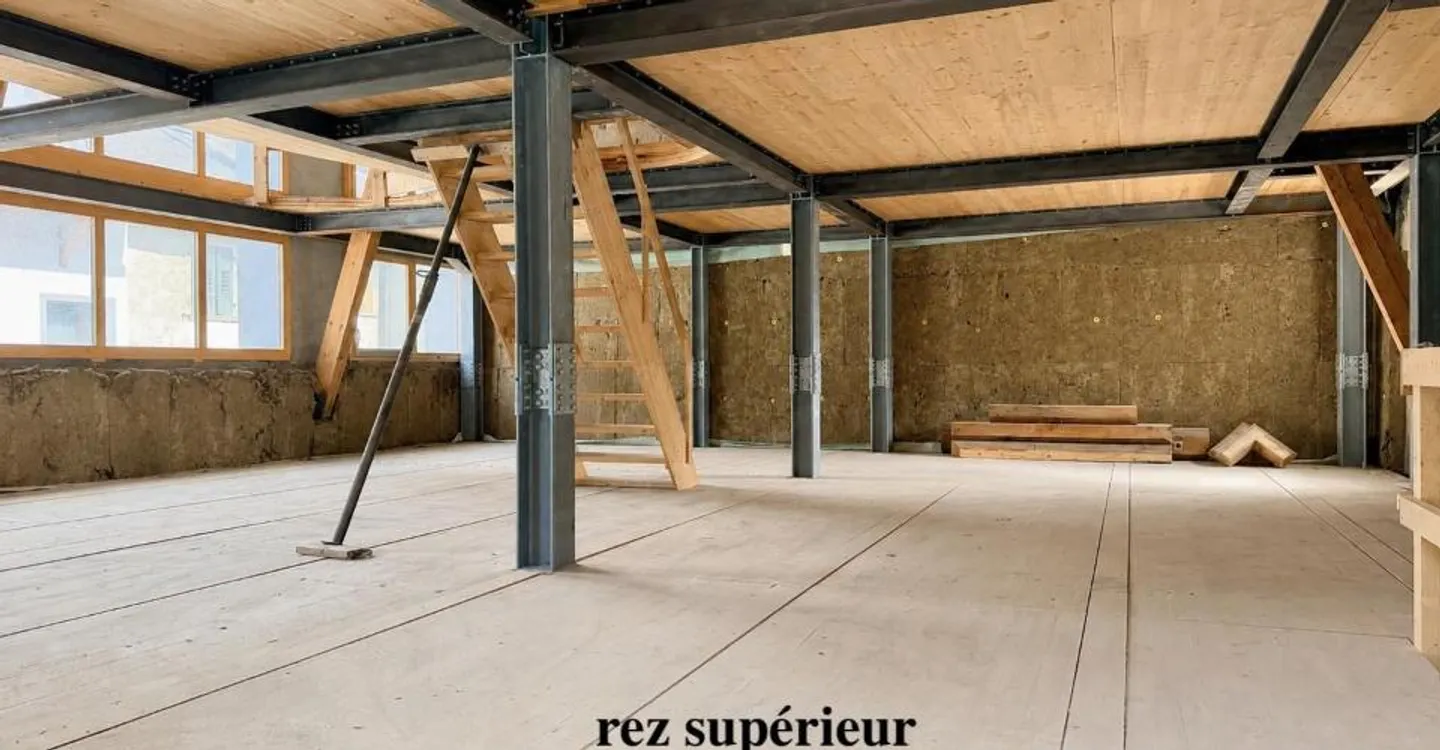 Außergewöhnliches Haus mit 237 m2 - Loft-Potenzial oder 7,5 Zimmer in Saint-Pierre-de-Clages - Foto 5 von 13