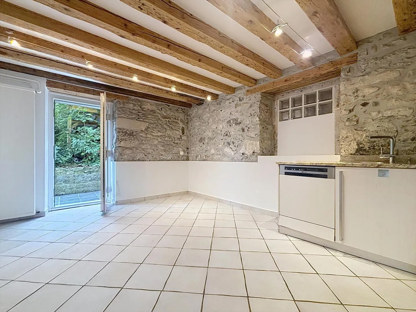 Appartamento in affitto - Foto 3 di 8
