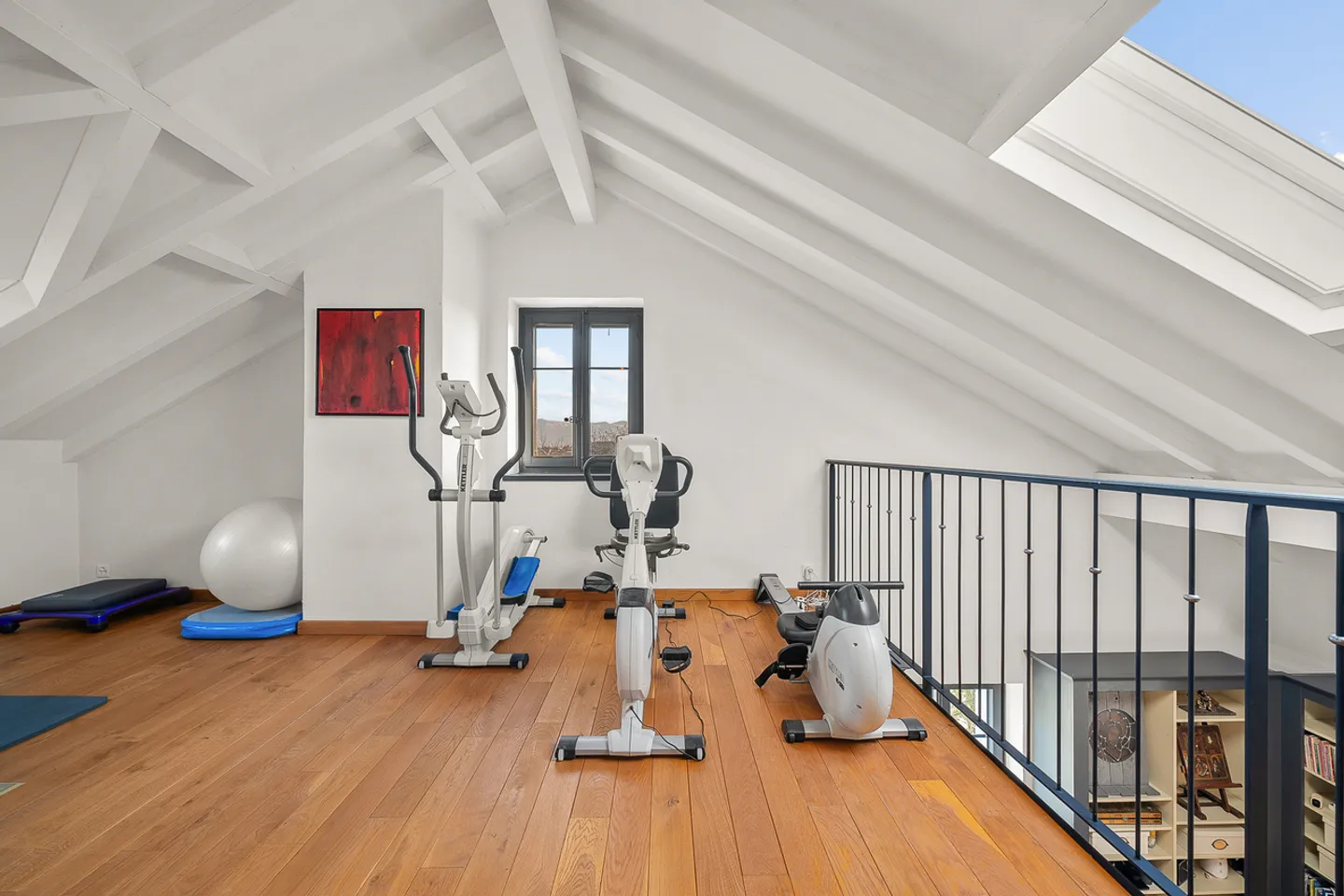 Fully renovated building with character and charm, peaceful location - Photo 11 of 13