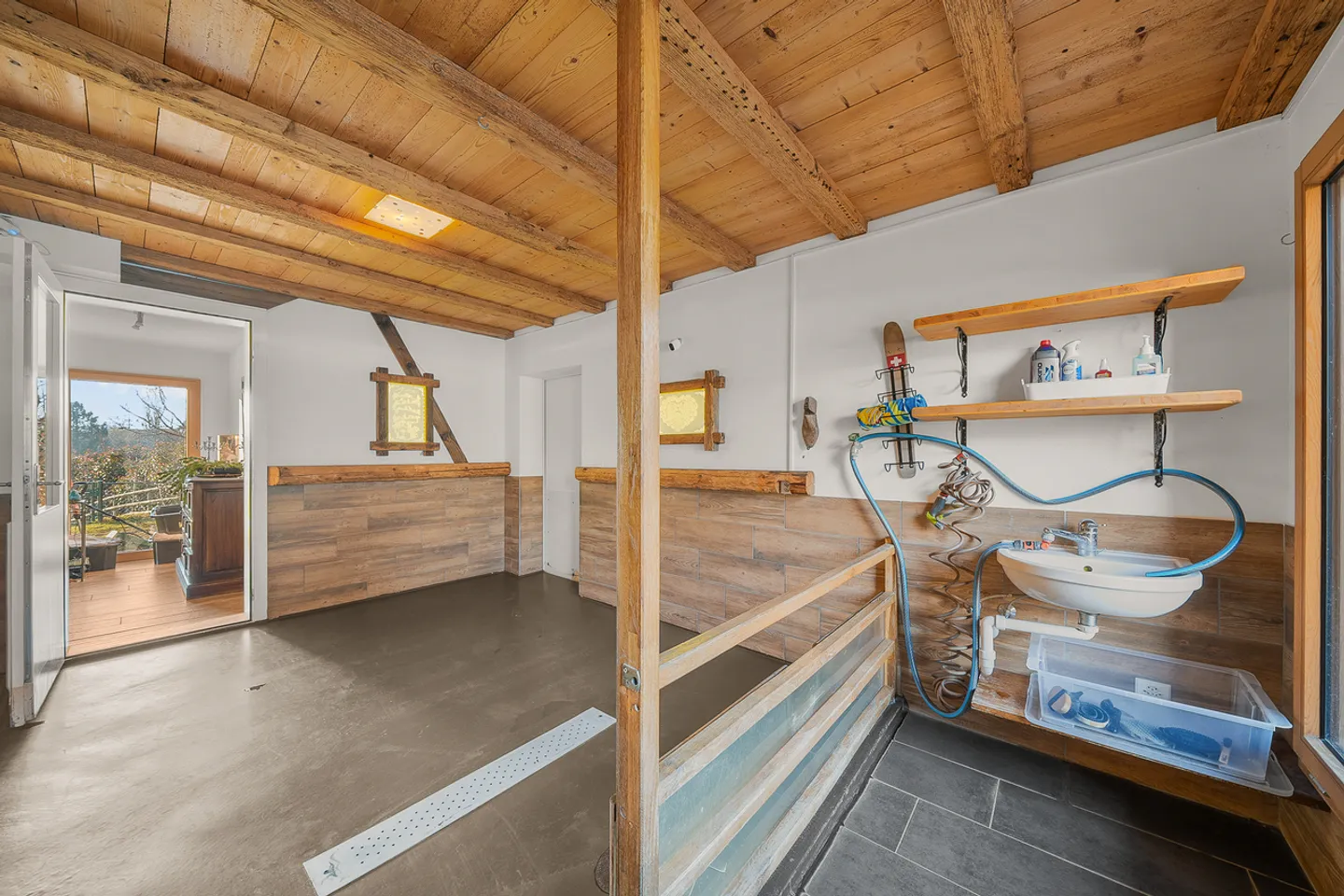 Fully renovated building with character and charm, peaceful location - Photo 12 of 13