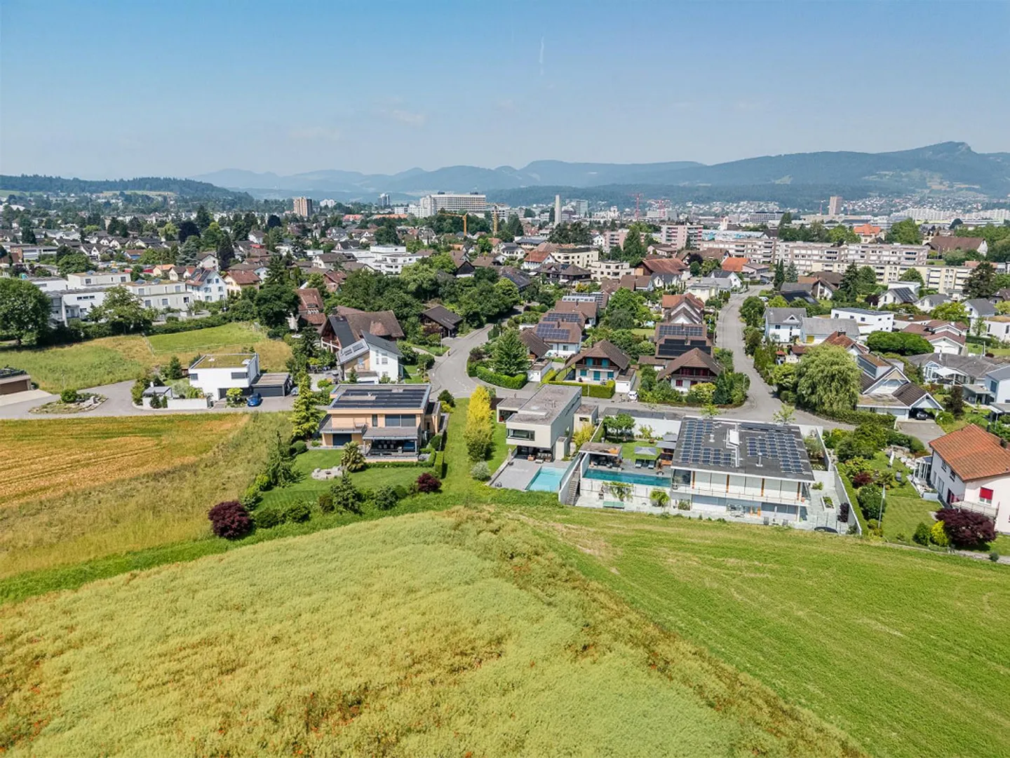 Maison exclusive avec piscine dans un emplacement central. - Photo 2 sur 7