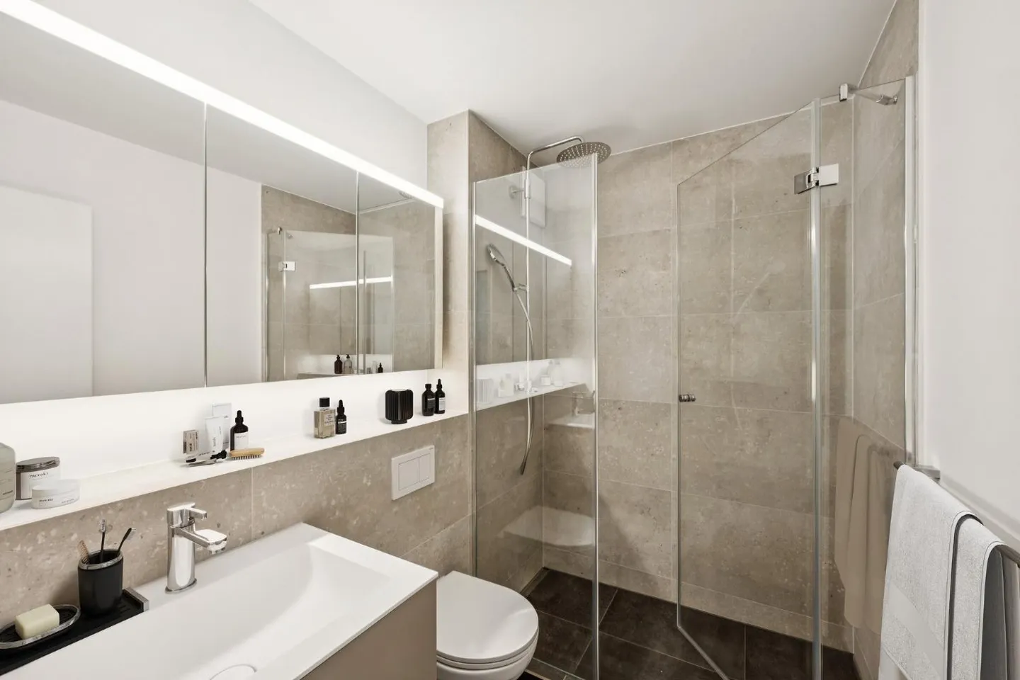 Appartamento 3.5 stanze - Foto 3 di 8