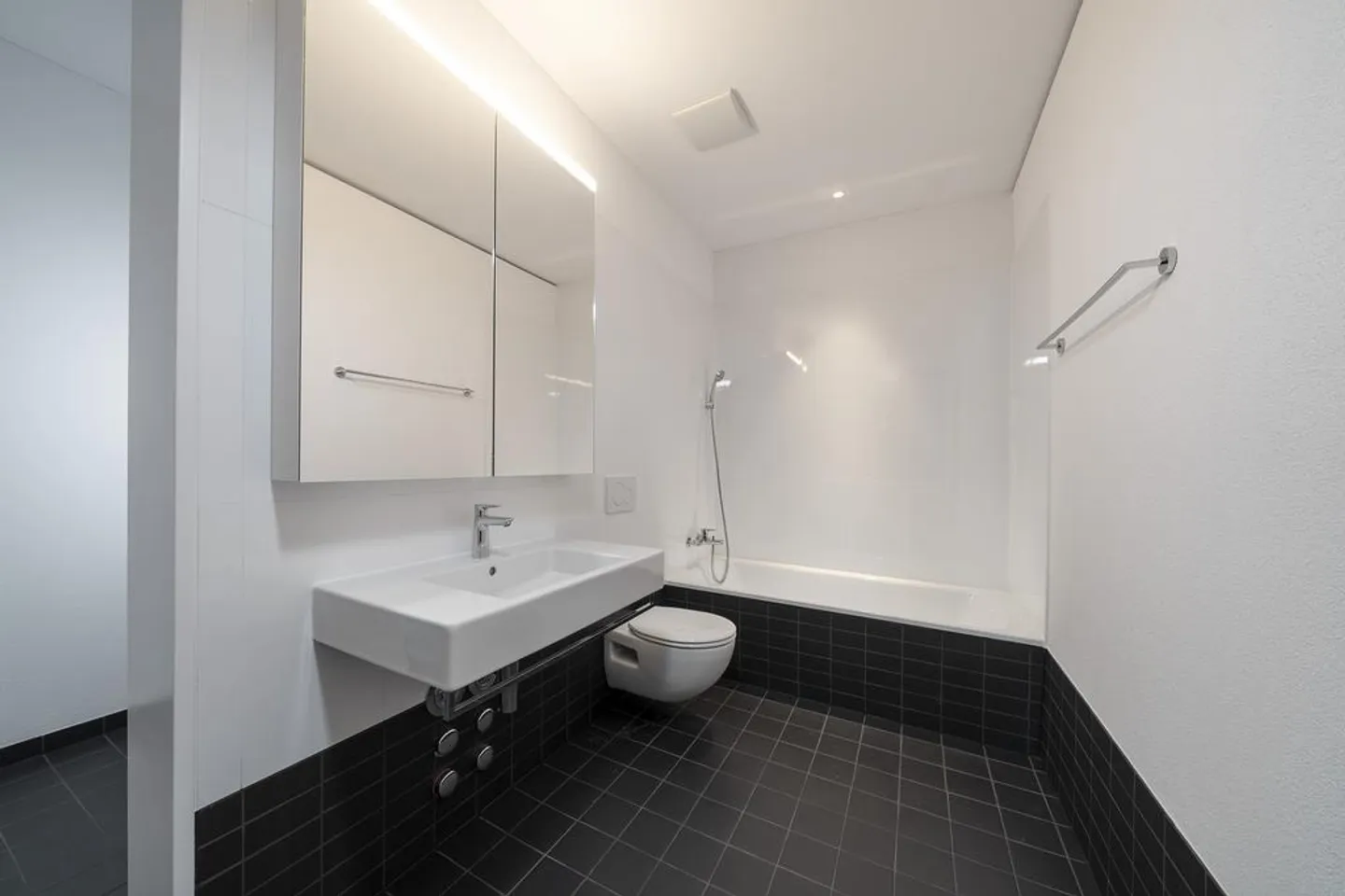 Modern Living in a Relaxed Environment - Photo 6 of 8