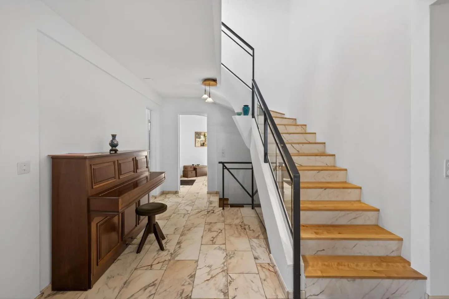 Domat/Ems : Maison individuelle avec beaucoup d'espace et d'opportunités - Photo 5 sur 6