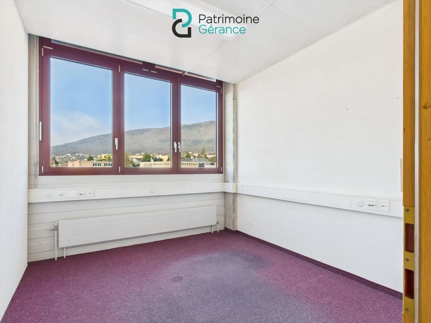 80 m2 ideally located premises - Photo 2 of 9