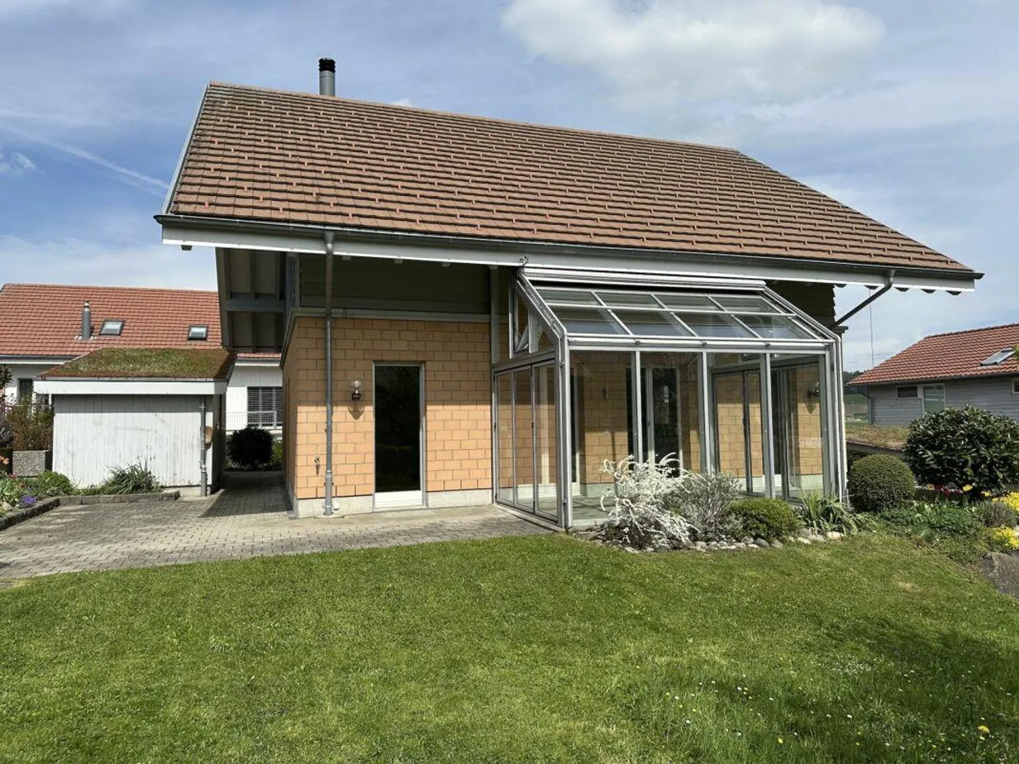 Well-maintained detached house in the countryside - Photo 1 of 13