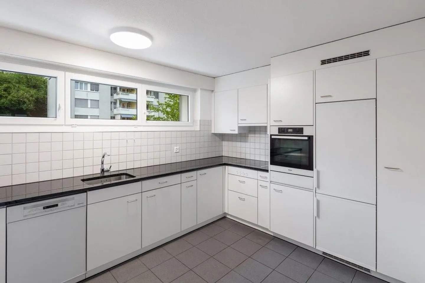 Moderne 3.5 Zimmerwohnung - Foto 2 von 8