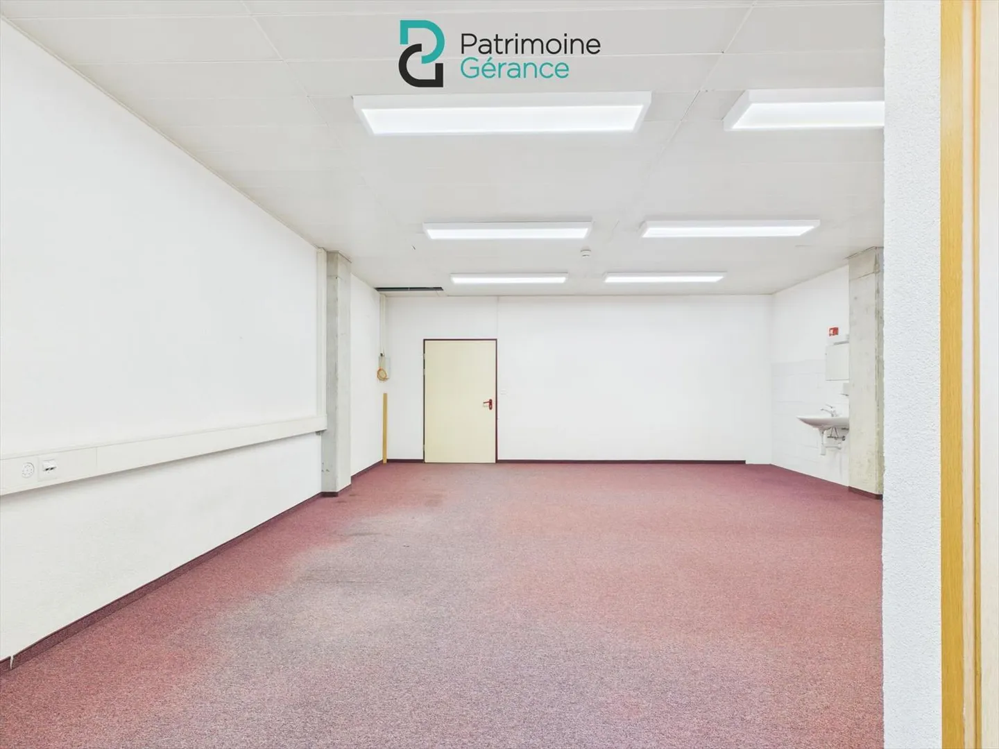 80 m2 ideally located premises - Photo 8 of 9