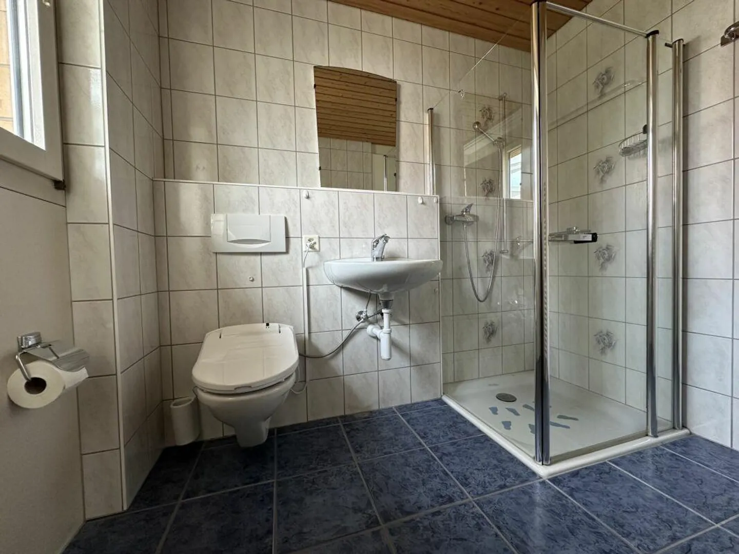 Well-maintained detached house in the countryside - Photo 8 of 13