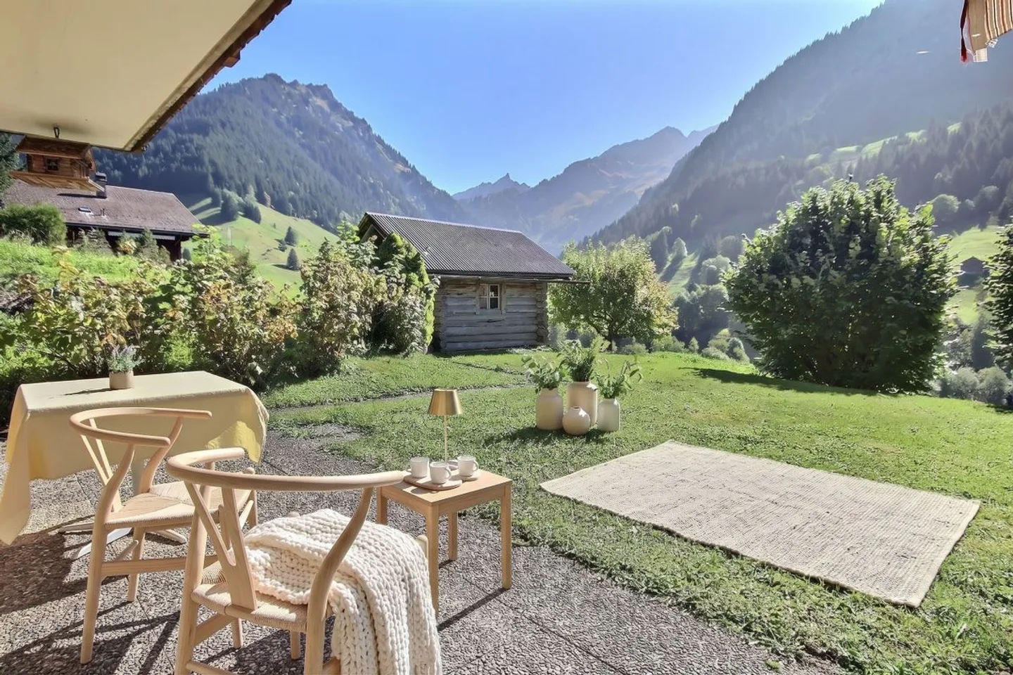 Geräumiges Anwesen mit 2 Chalets - Foto 6 von 12