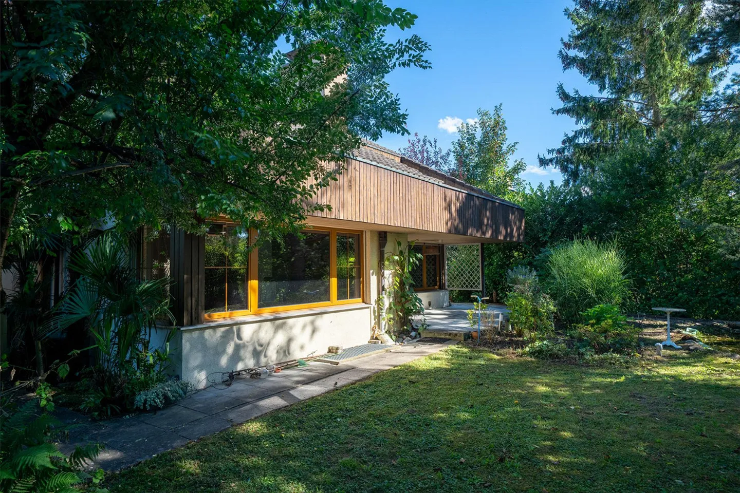 Casa unifamiliare in una posizione desiderabile - Foto 2 di 18