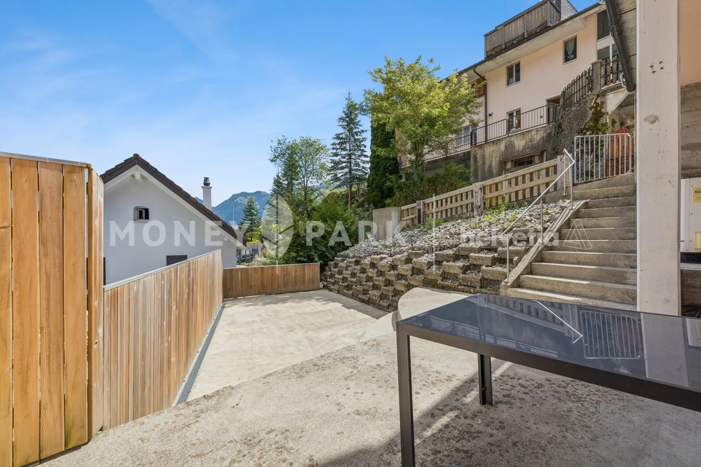 Renoviertes Duplex-Loft mit Terrasse - Foto 3 von 13