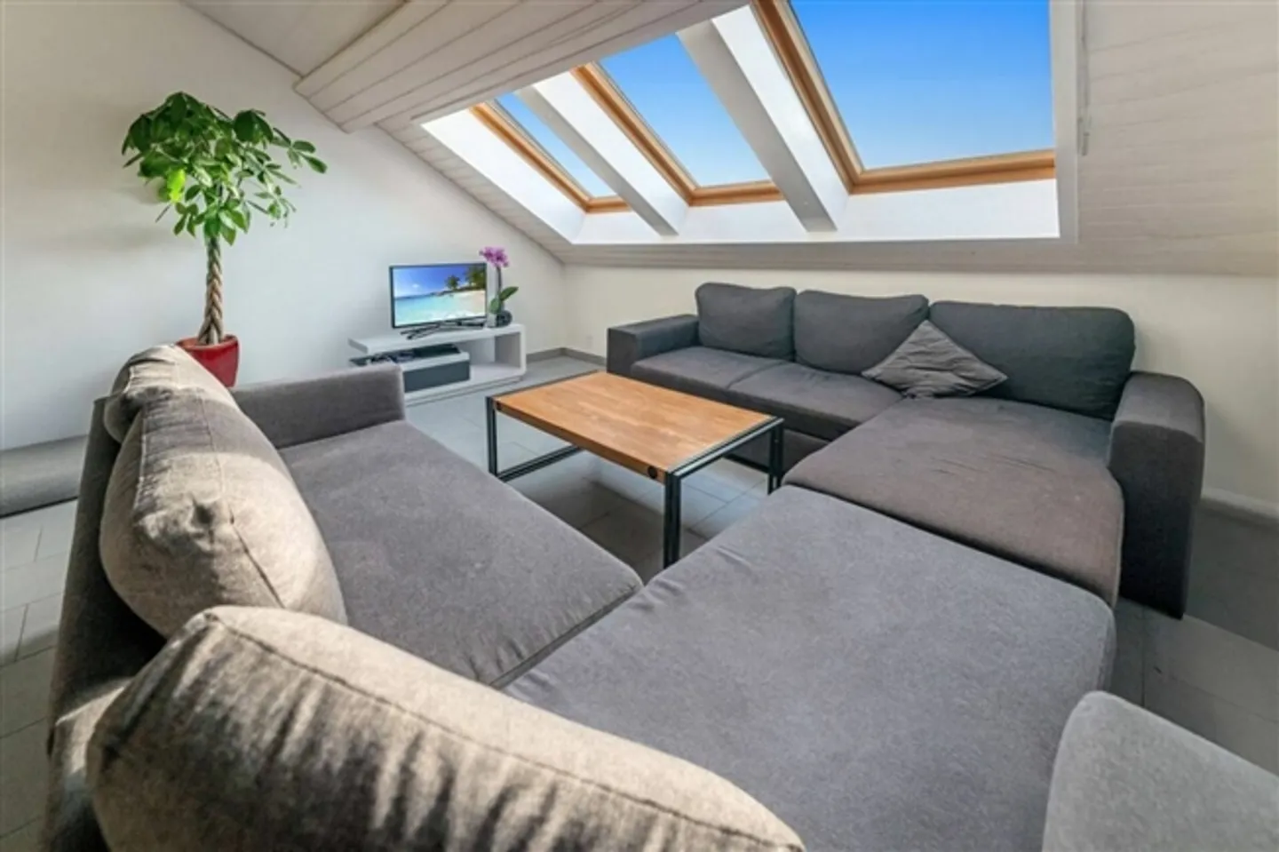 «Duplex 4.5 Zimmer in Mathod» - Foto 1 von 11