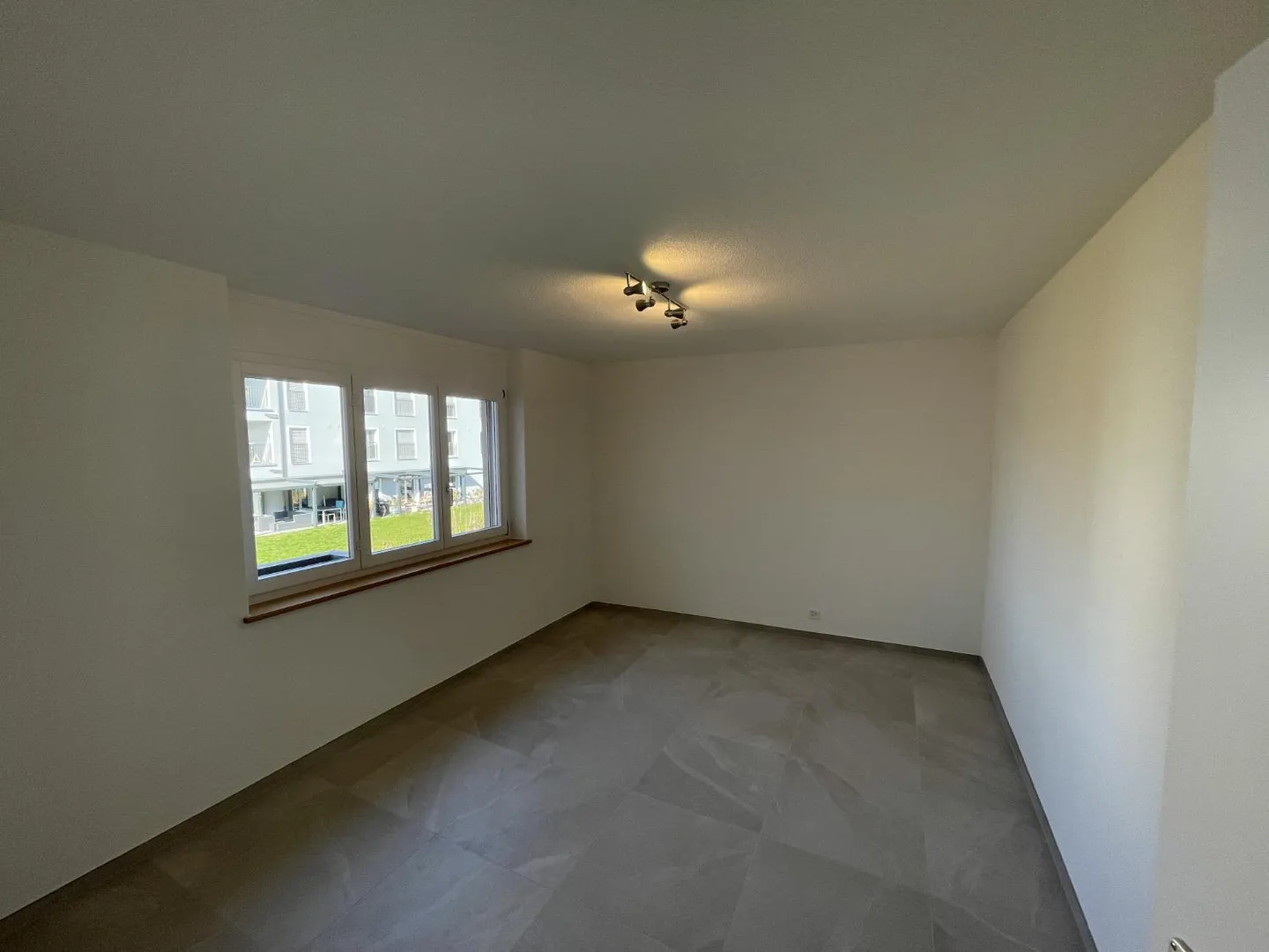 Ampio Appartamento di 4.5 Stanze - Foto 9 di 13