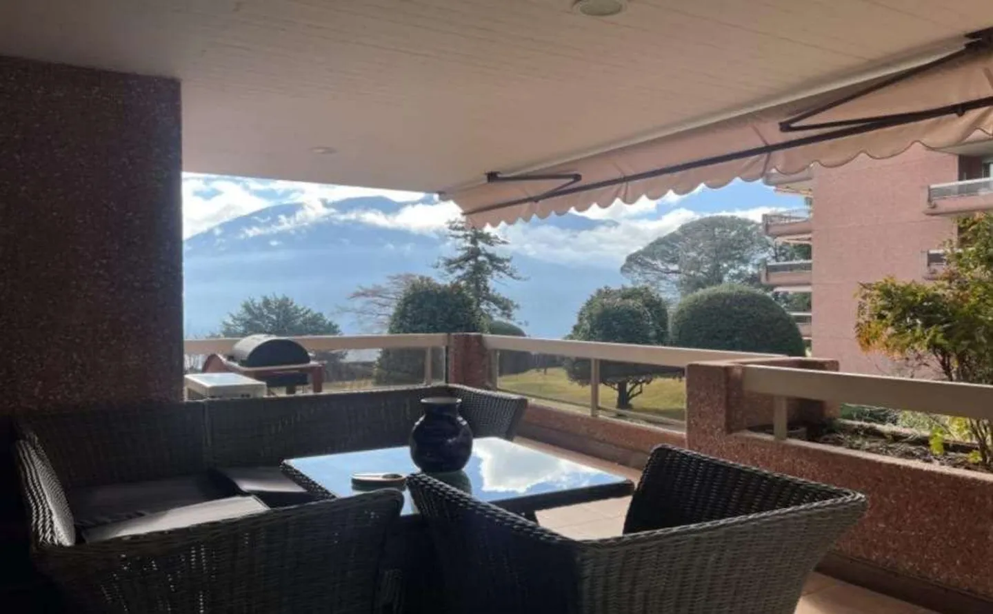 Zauberhaftes 2.5-Zimmer-Apartment mit Seeblick in Melide - Foto 1 von 2