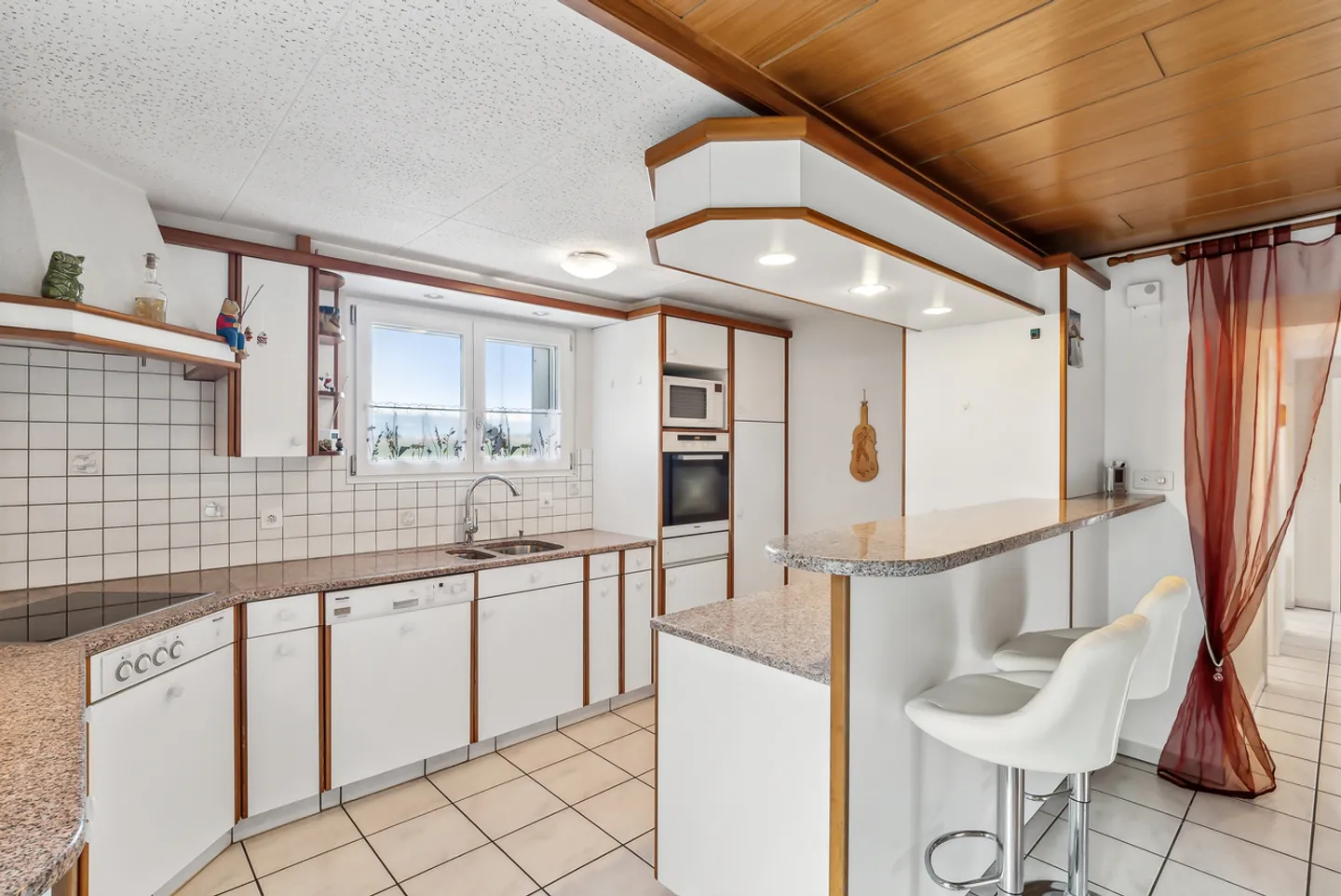 Geräumige 5-Zimmer-Duplexwohnung mit privatem Garten - Foto 5 von 16