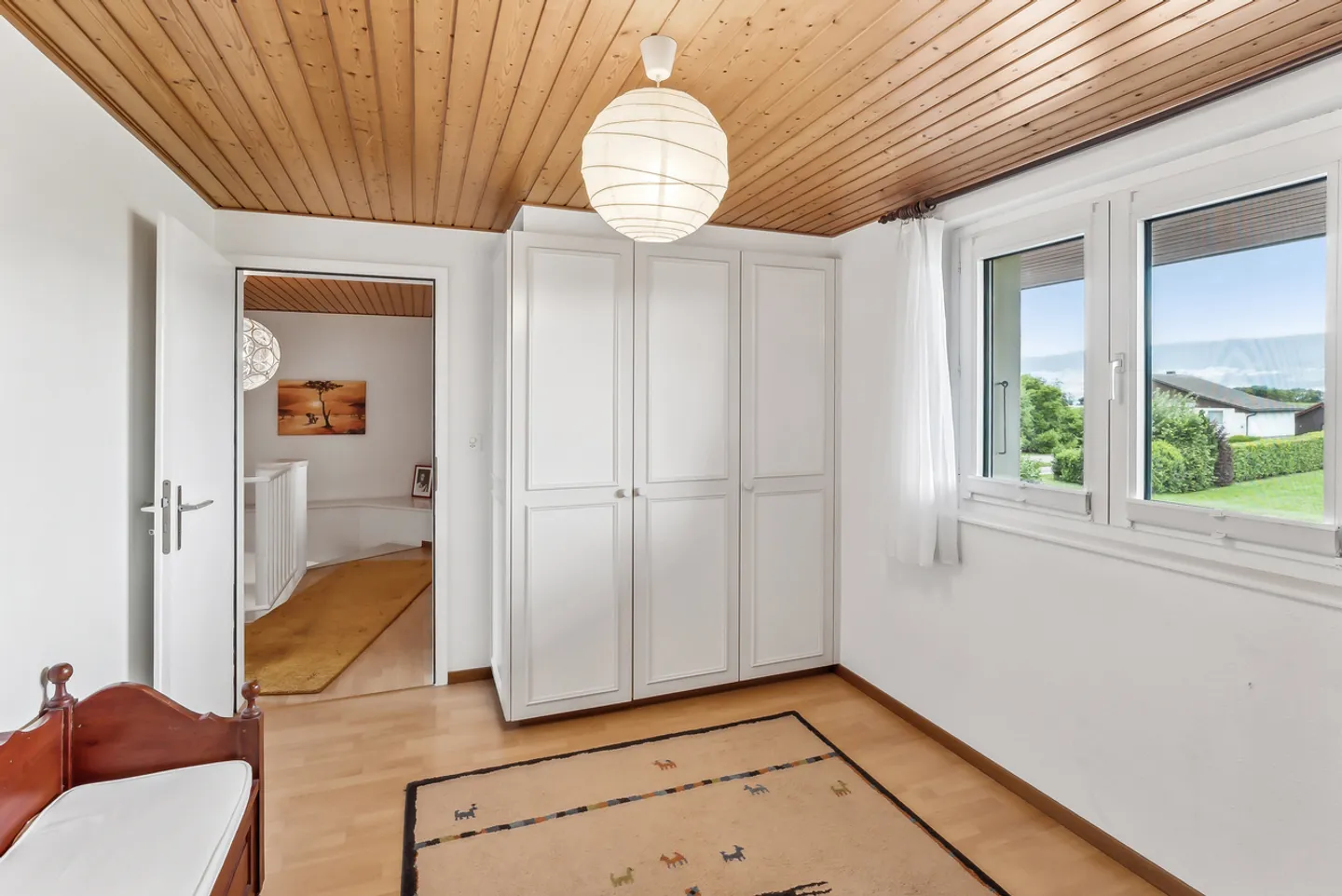 Geräumige 5-Zimmer-Duplexwohnung mit privatem Garten - Foto 8 von 16