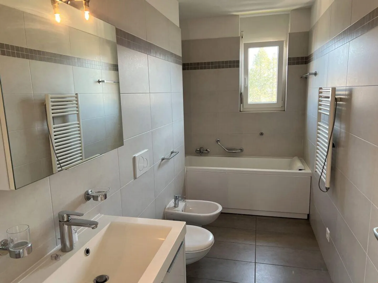 Moderne 4.5-Zimmer-Wohnung - Foto 4 von 10