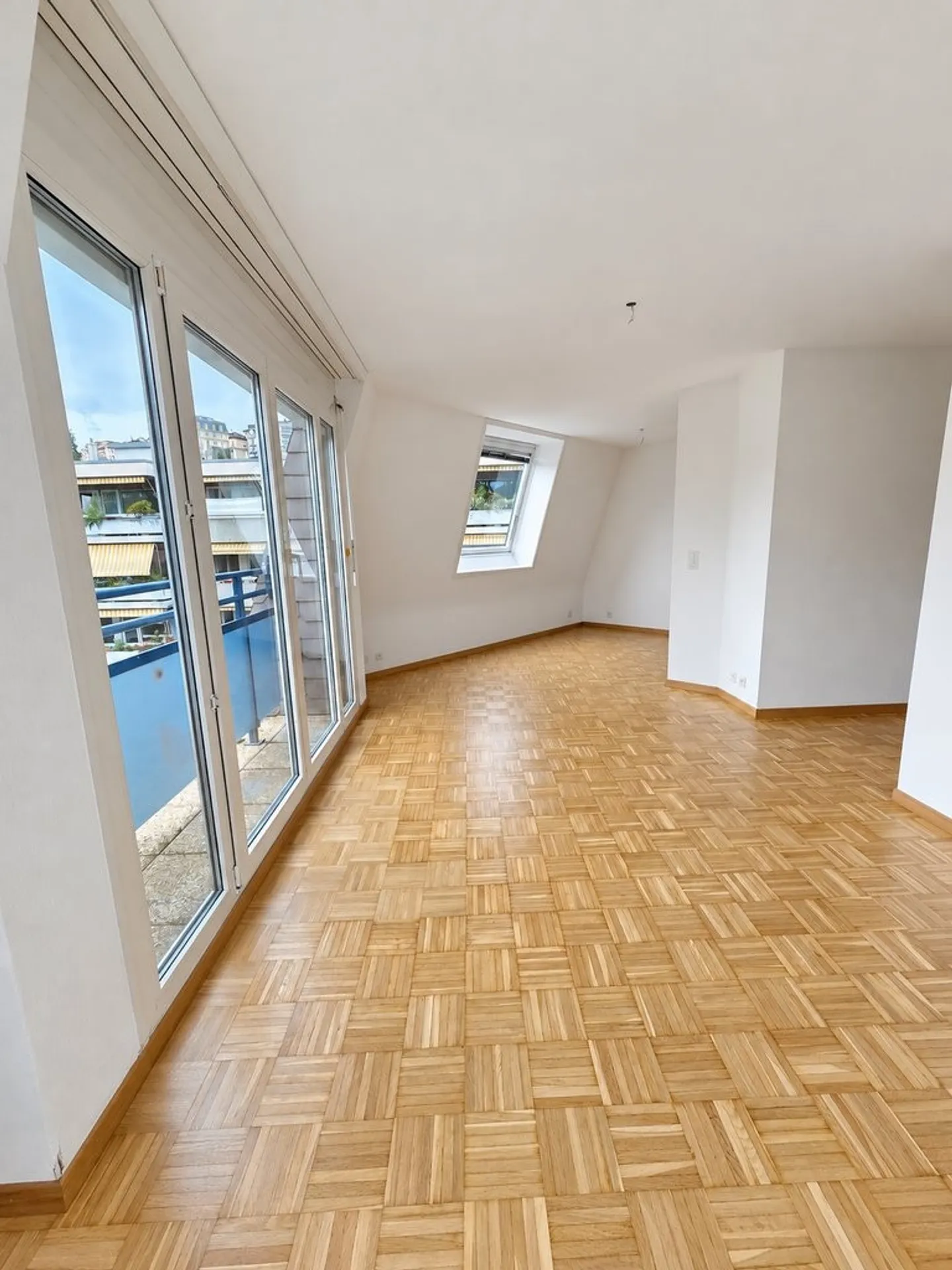 3.5-Zimmer-Wohnung im 5. Stock mit Hausmeisterstelle - Foto 2 von 7