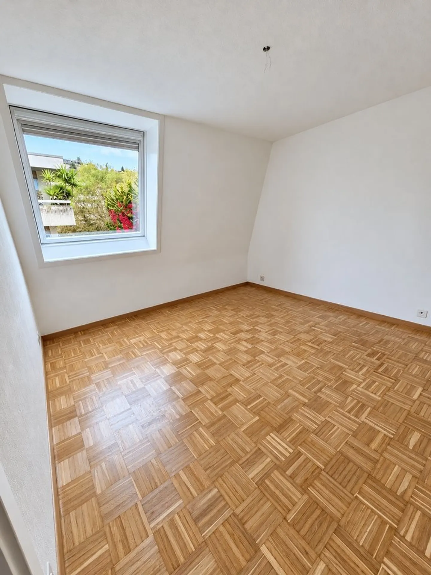 3.5-Zimmer-Wohnung im 5. Stock mit Hausmeisterstelle - Foto 3 von 7