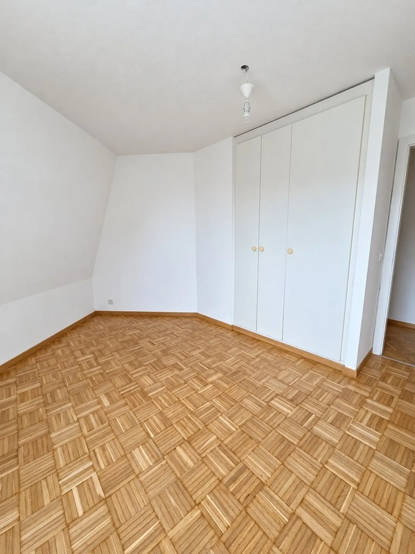 3.5-Zimmer-Wohnung im 5. Stock mit Hausmeisterstelle - Foto 4 von 7