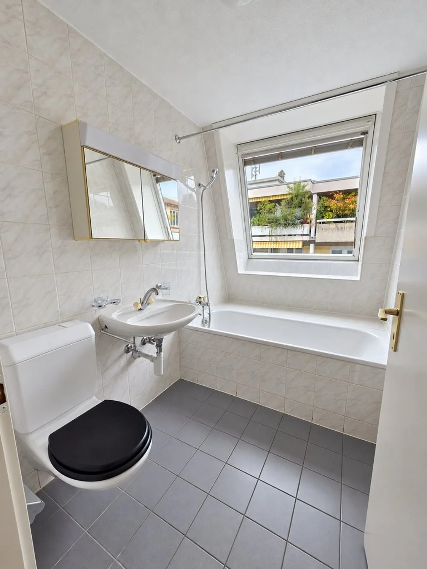 3.5-Zimmer-Wohnung im 5. Stock mit Hausmeisterstelle - Foto 5 von 7